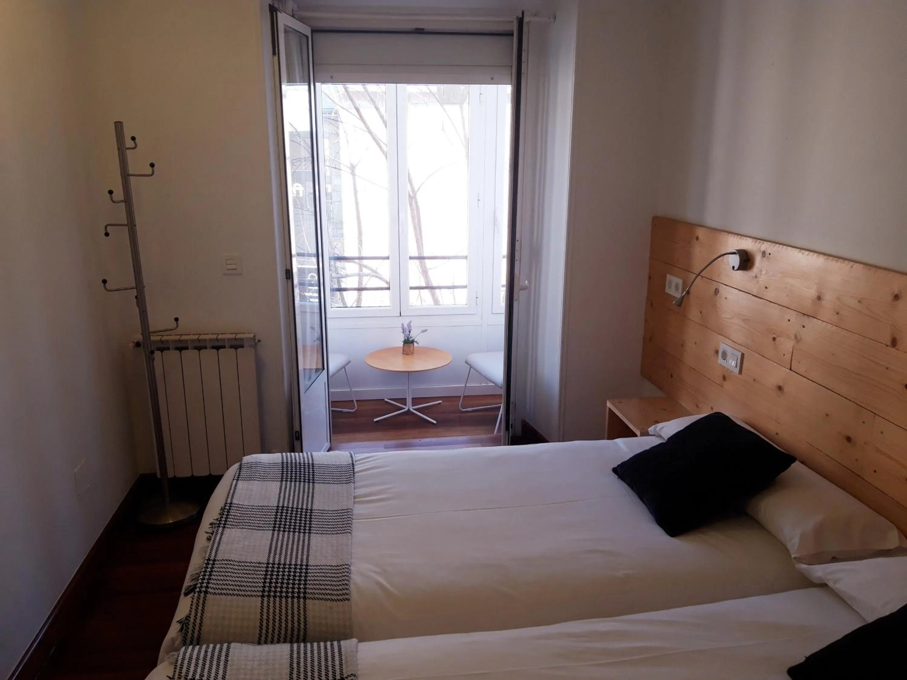 Balcony/Terrace, Bed in Pensión Urkia