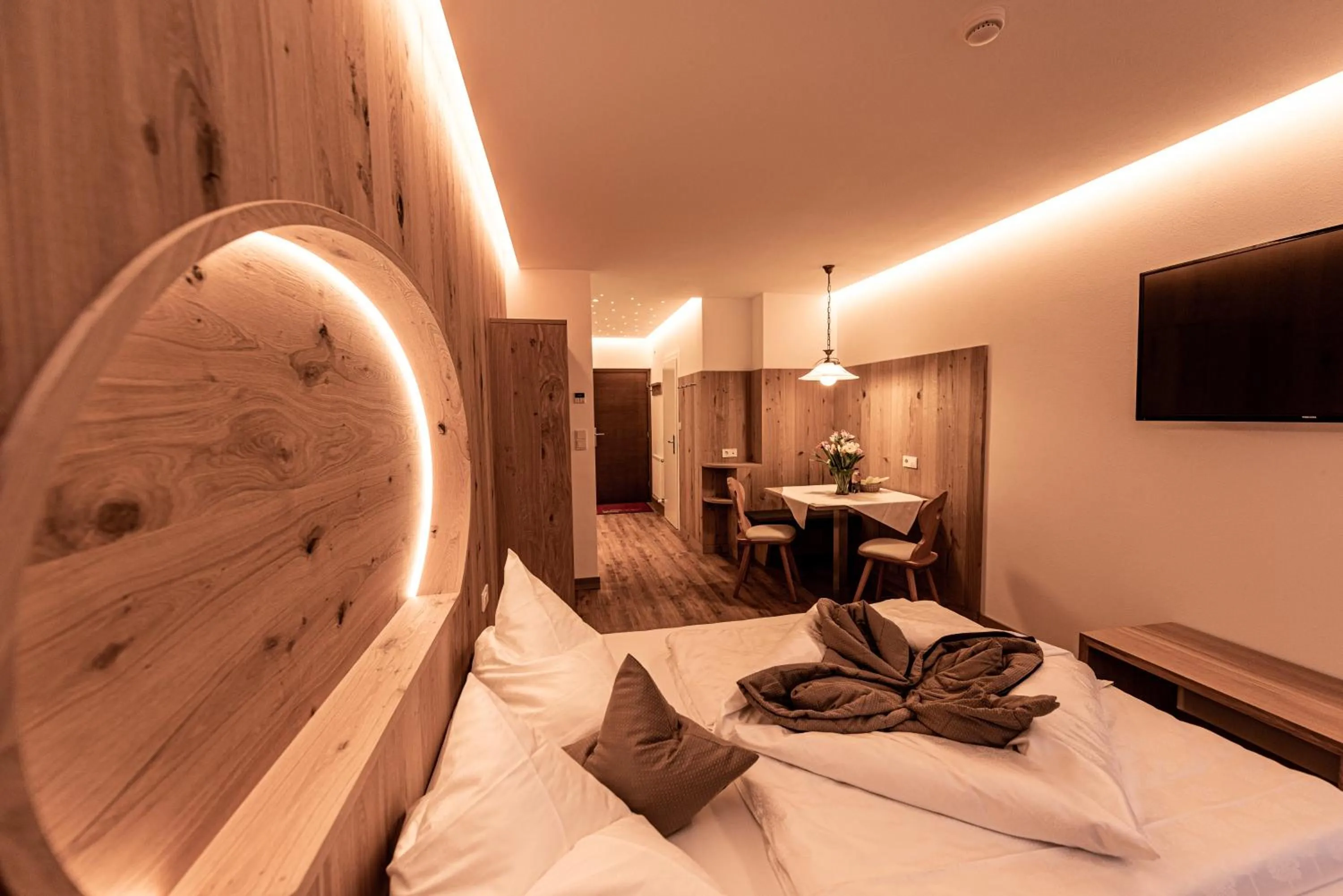 Living room, Bed in Aparthotel Kastel Seiser Alm