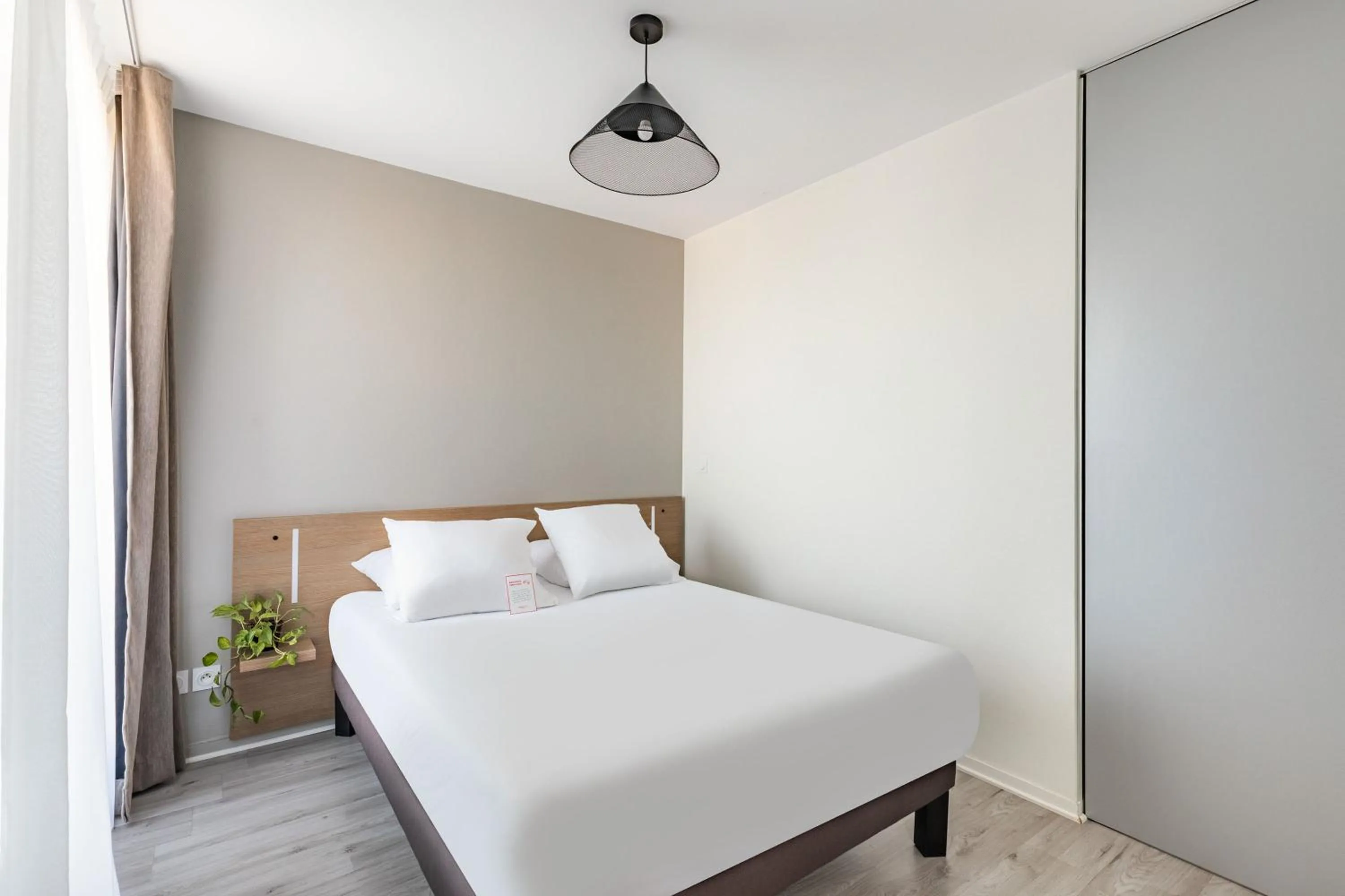 Bed in Appart'City Confort Saint-Nazaire Océan