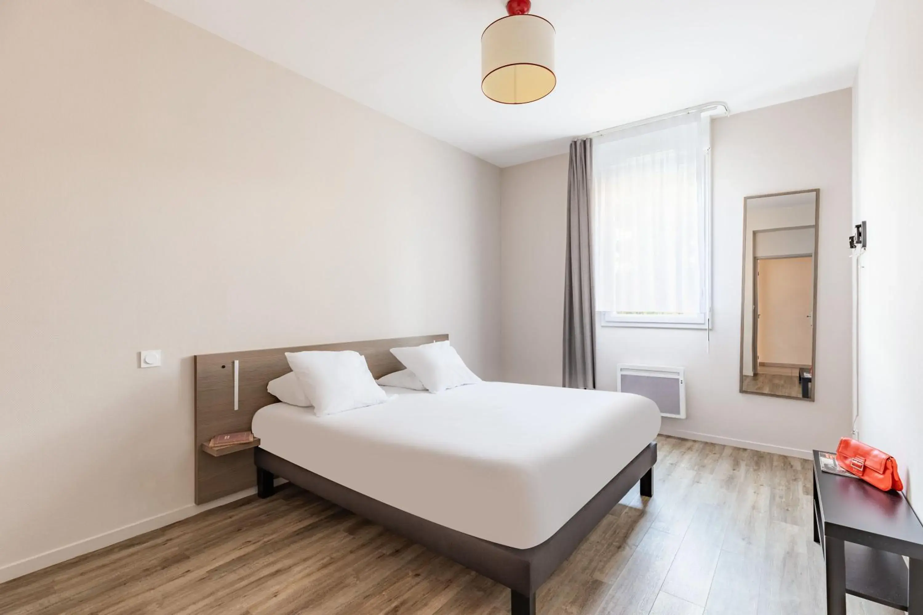 Two-Bedroom Apartment in Appart'City Confort Saint-Nazaire Océan Two-Bedroom Apartment in Appart'City Confort Saint-Nazaire Océan