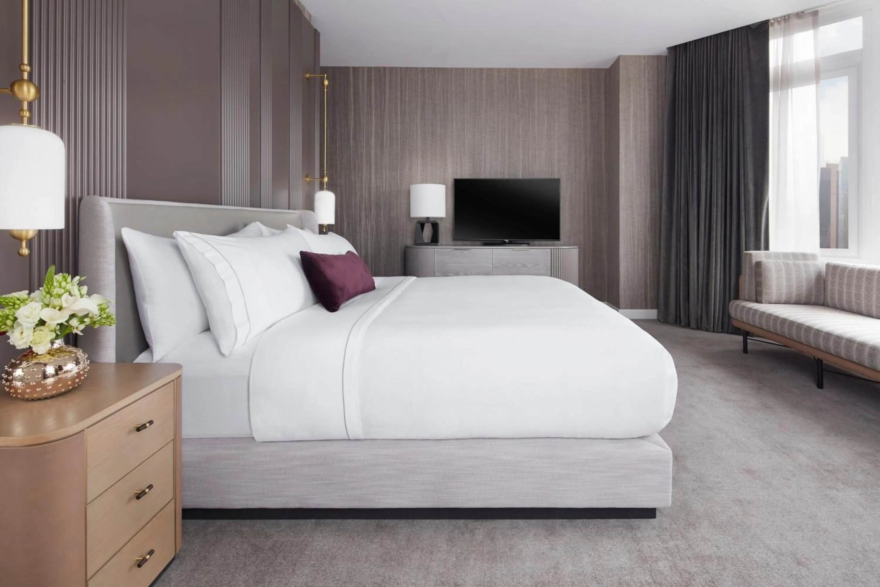 Bedroom, Bed in The Luxury Collection Hotel Manhattan Midtown