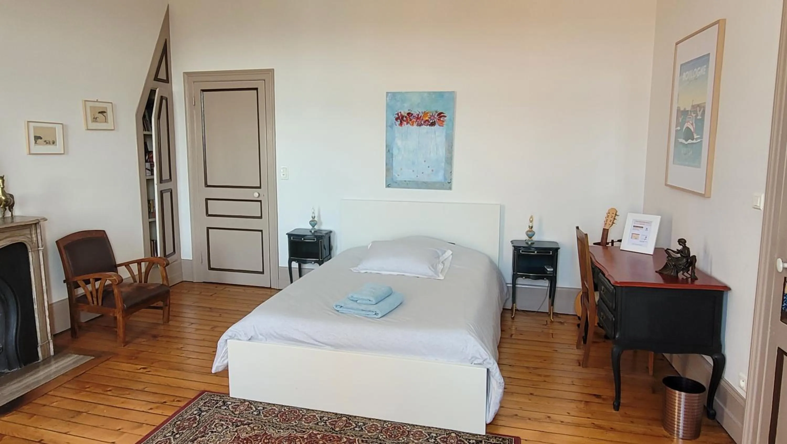 Decorative detail, Bed in La Belle Boulonnaise