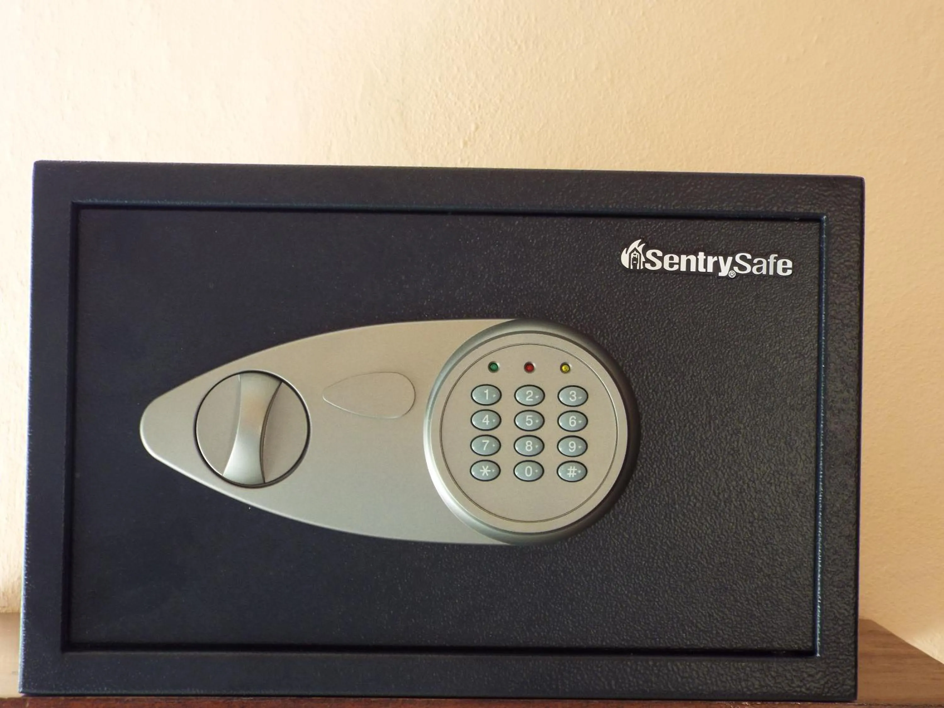 Logo/Certificate/Sign in LAKE VIEW CONDO