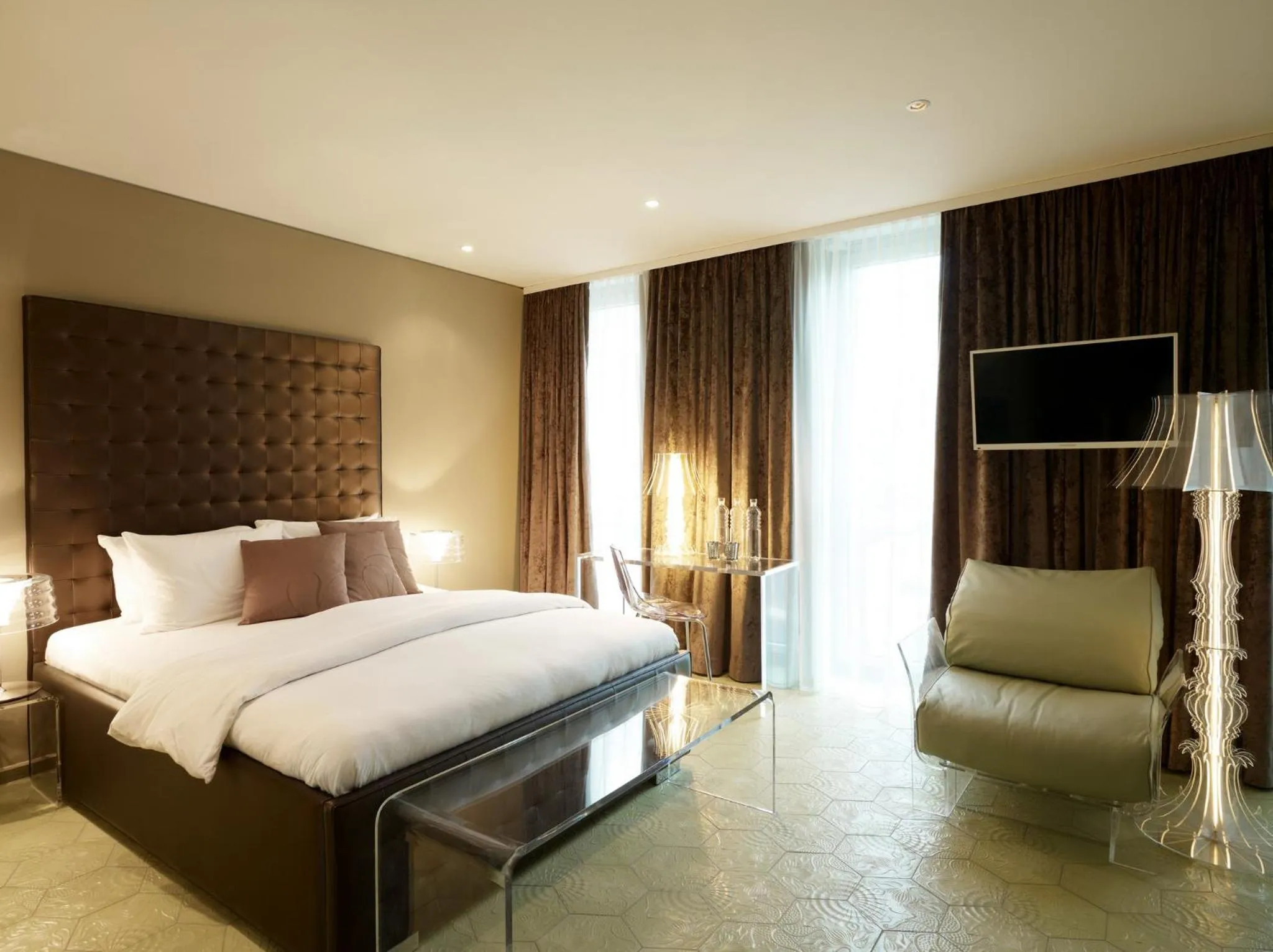 Photo of the whole room, Bed in VISIONAPARTMENTS Berlin - contactless check-in