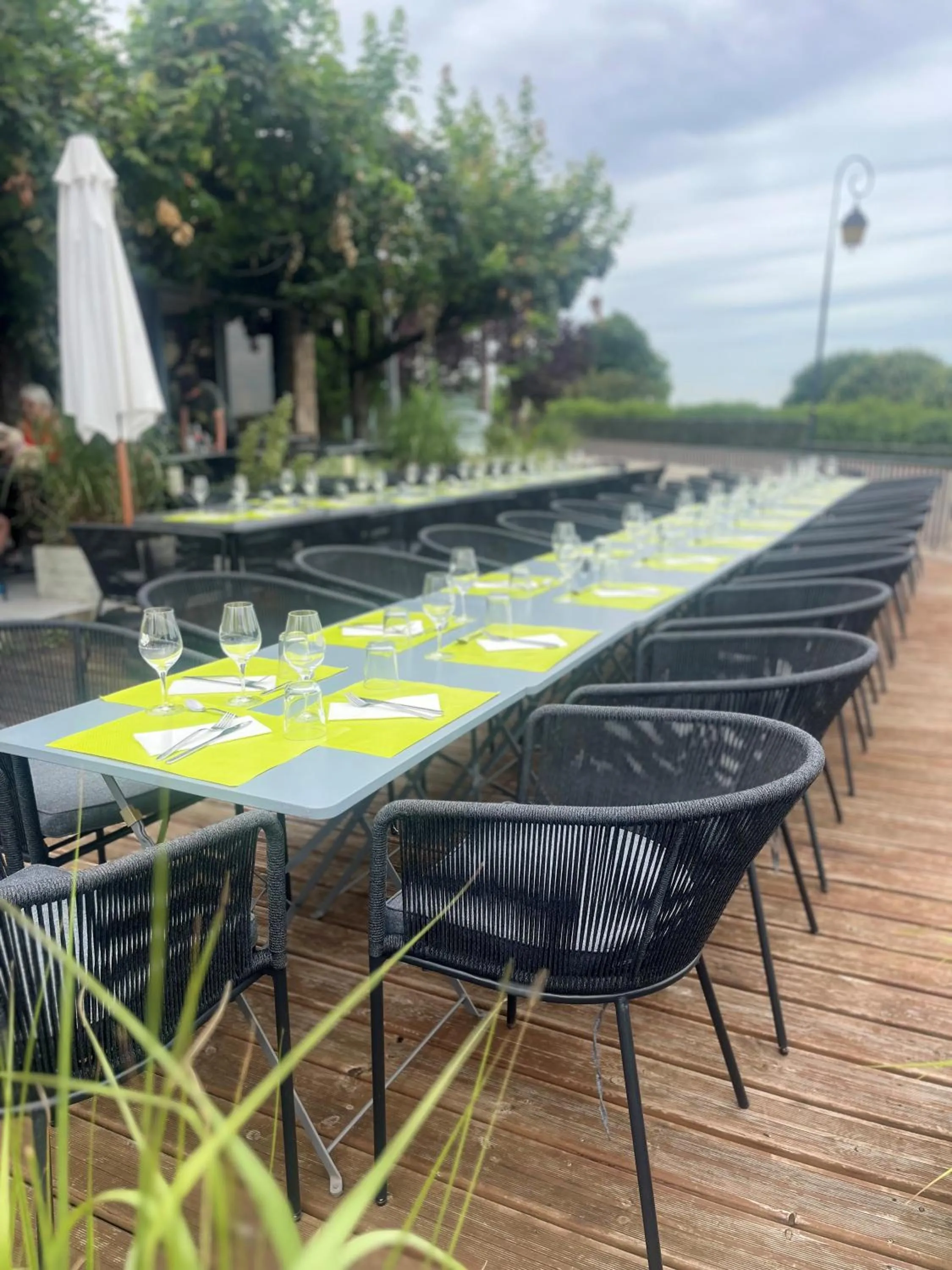 Patio in Hôtel Les Hauts de Meursault