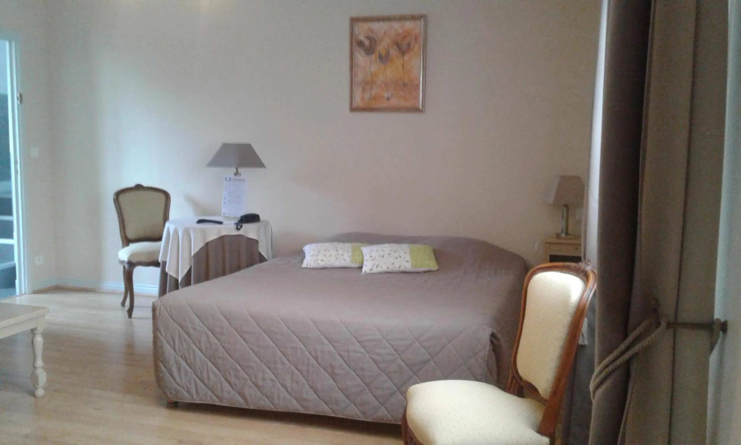 Photo of the whole room, Bed in Hostellerie le Clos du Cher