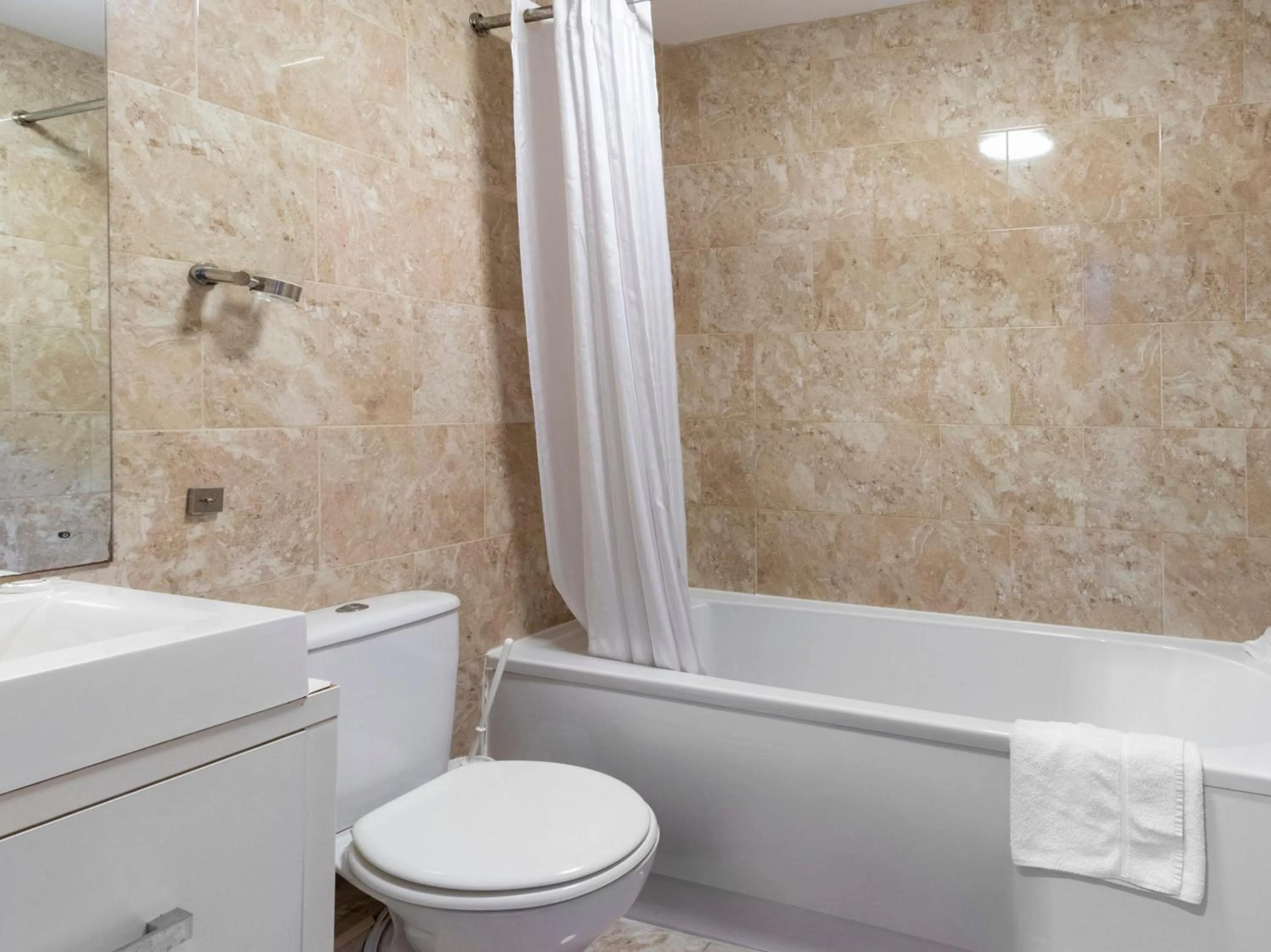 Bathroom in Stuart Hotel