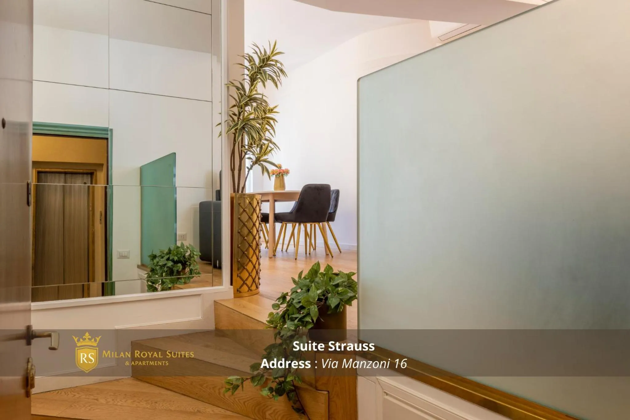 Living room in Milan Royal Suites - Centro