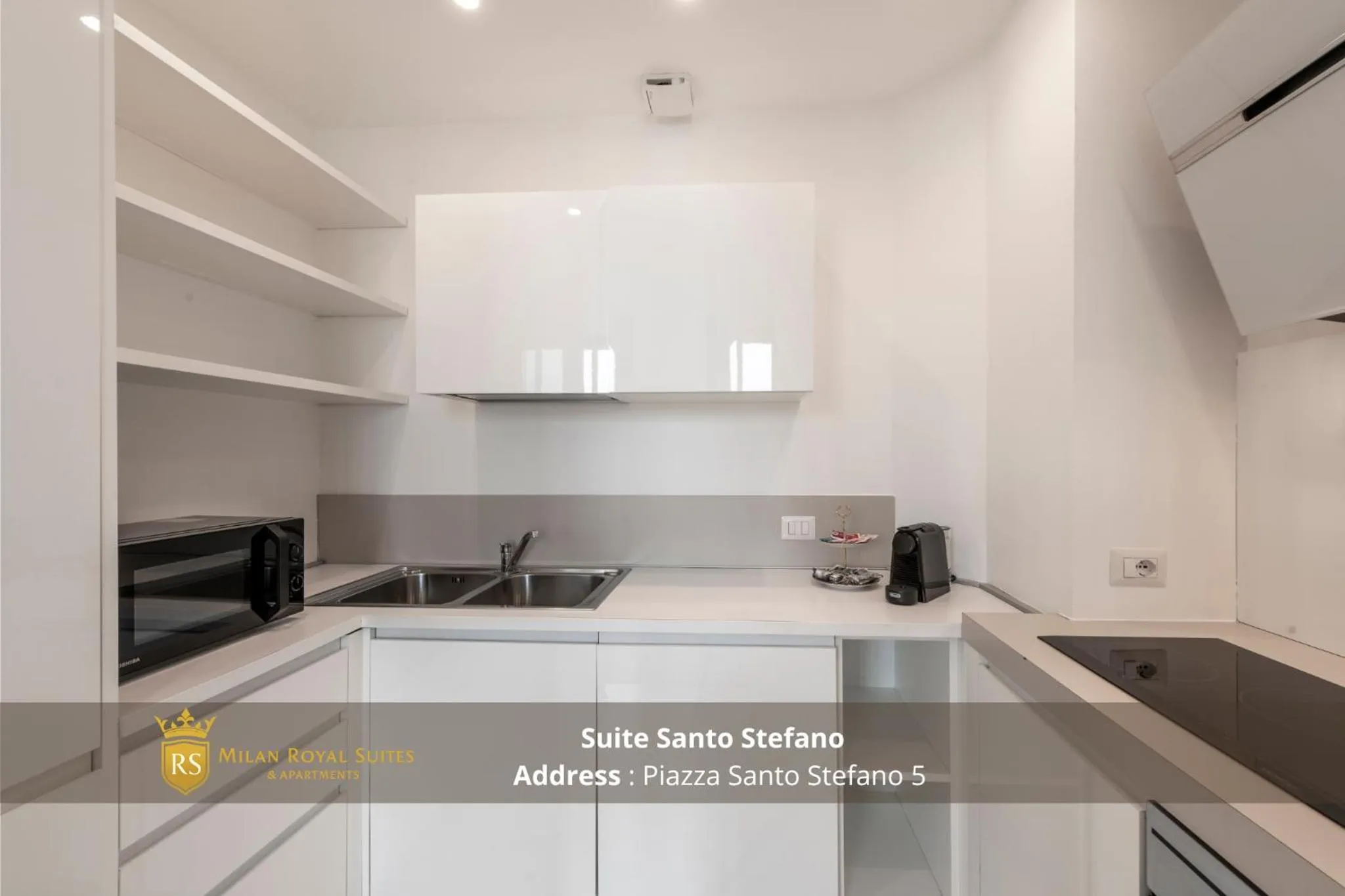 kitchen in Milan Royal Suites - Centro