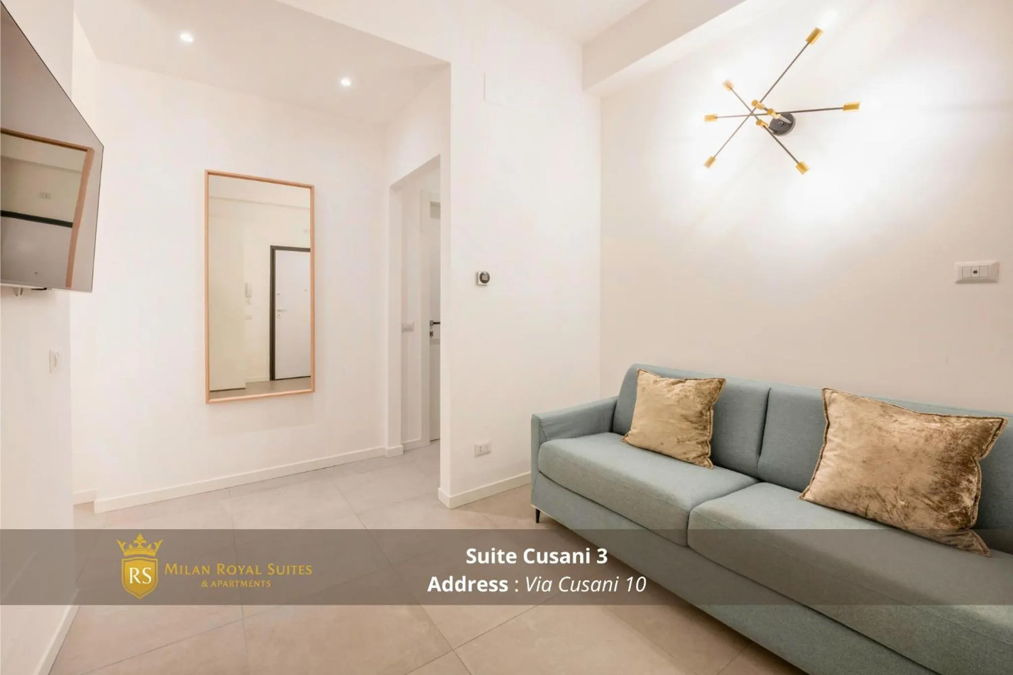 Communal lounge/ TV room in Milan Royal Suites - Centro