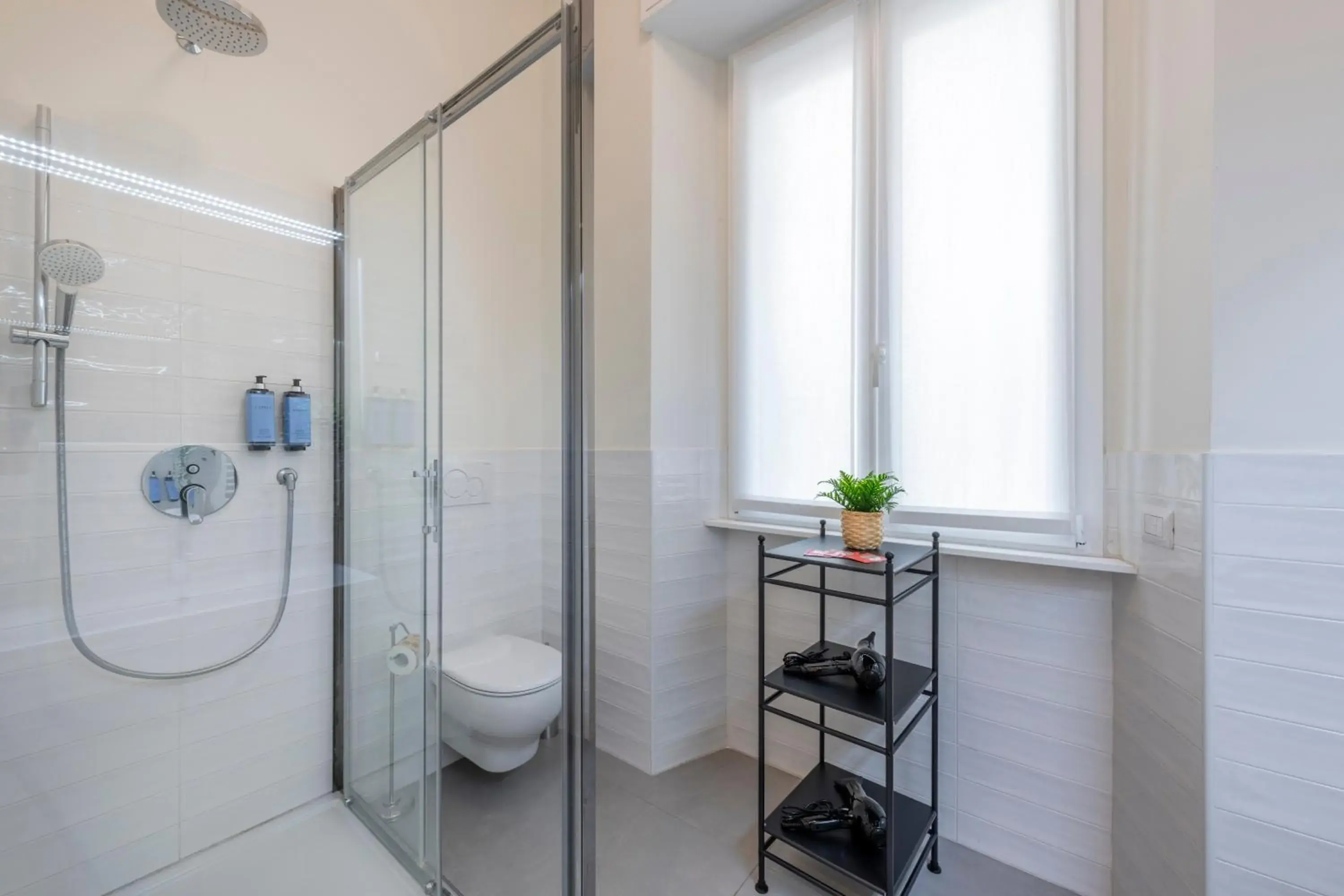 Three-Bedroom Deluxe Apartment in Milan Royal Suites - Centro Three-Bedroom Deluxe Apartment in Milan Royal Suites - Centro