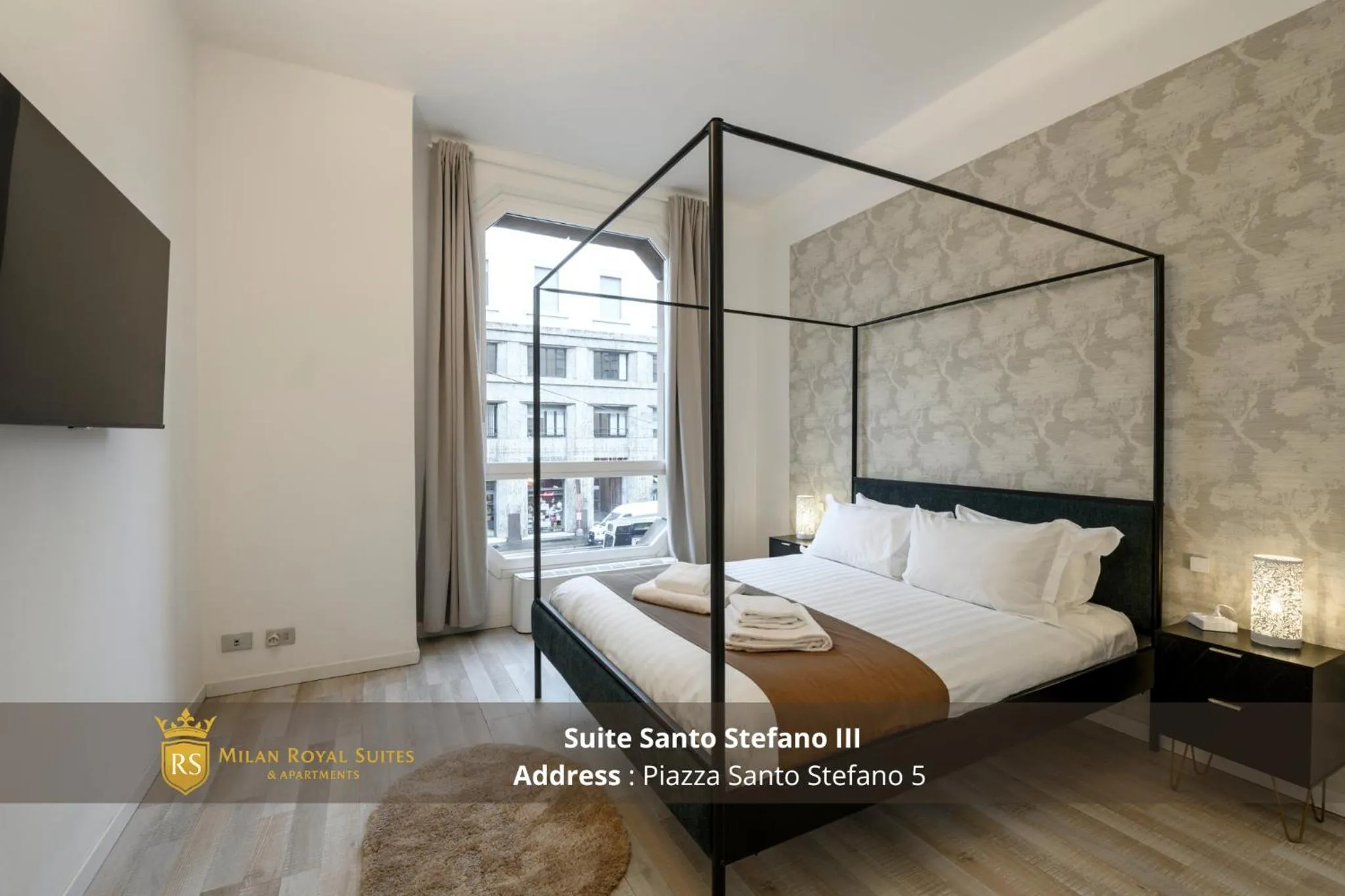Bedroom, Bed in Milan Royal Suites - Centro