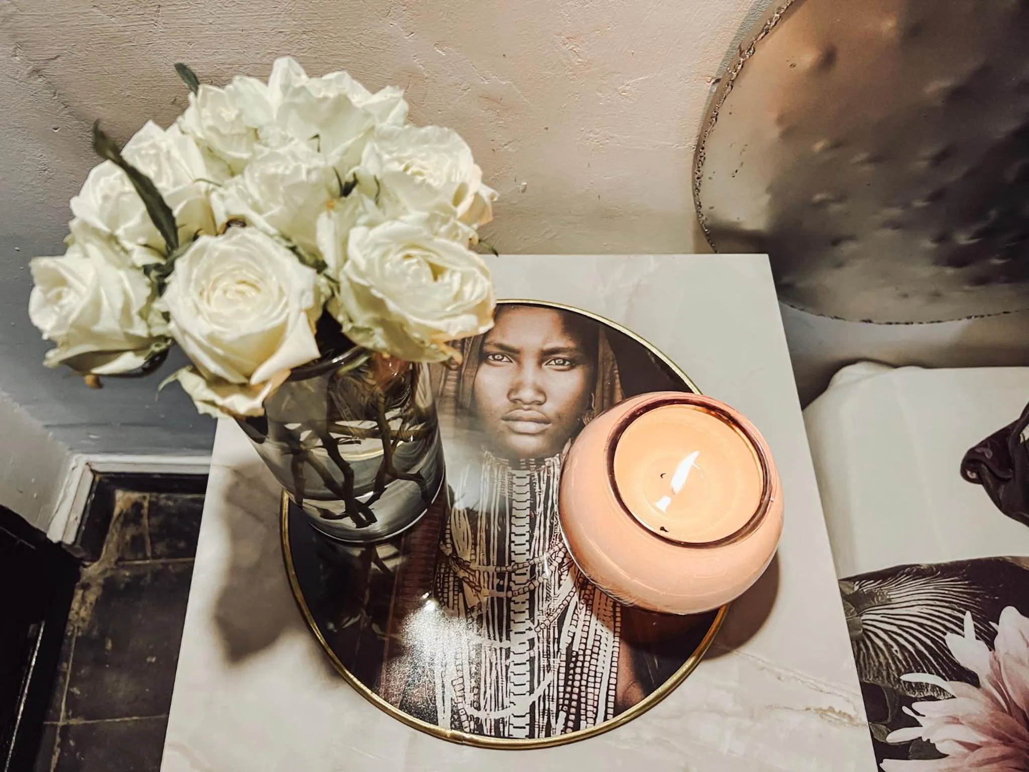 Decorative detail in DAR AURORA