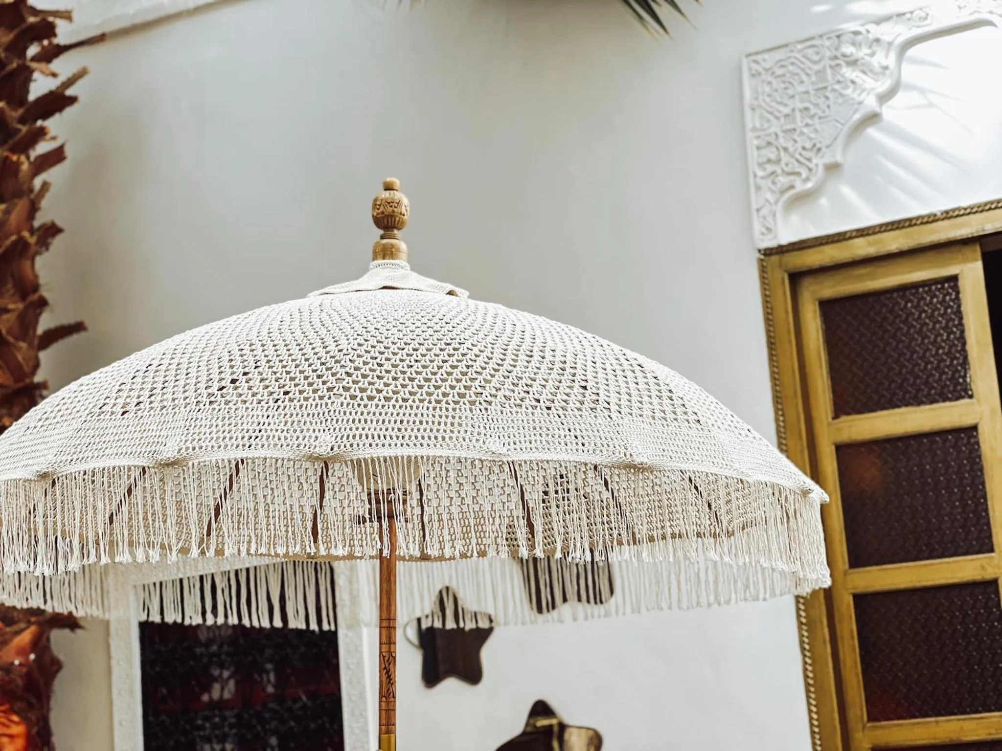 Decorative detail in DAR AURORA