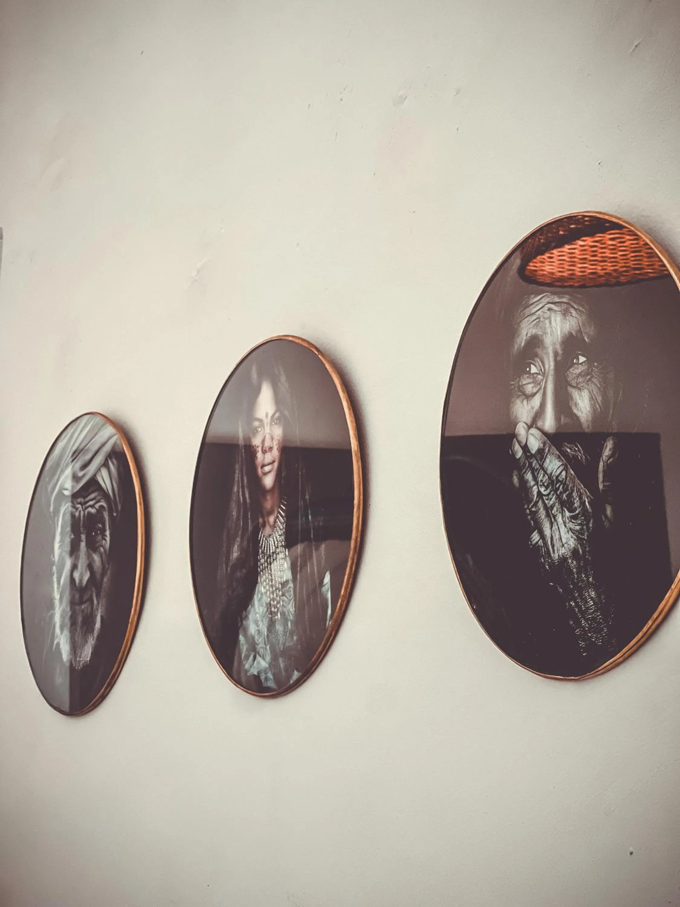 Decorative detail in DAR AURORA