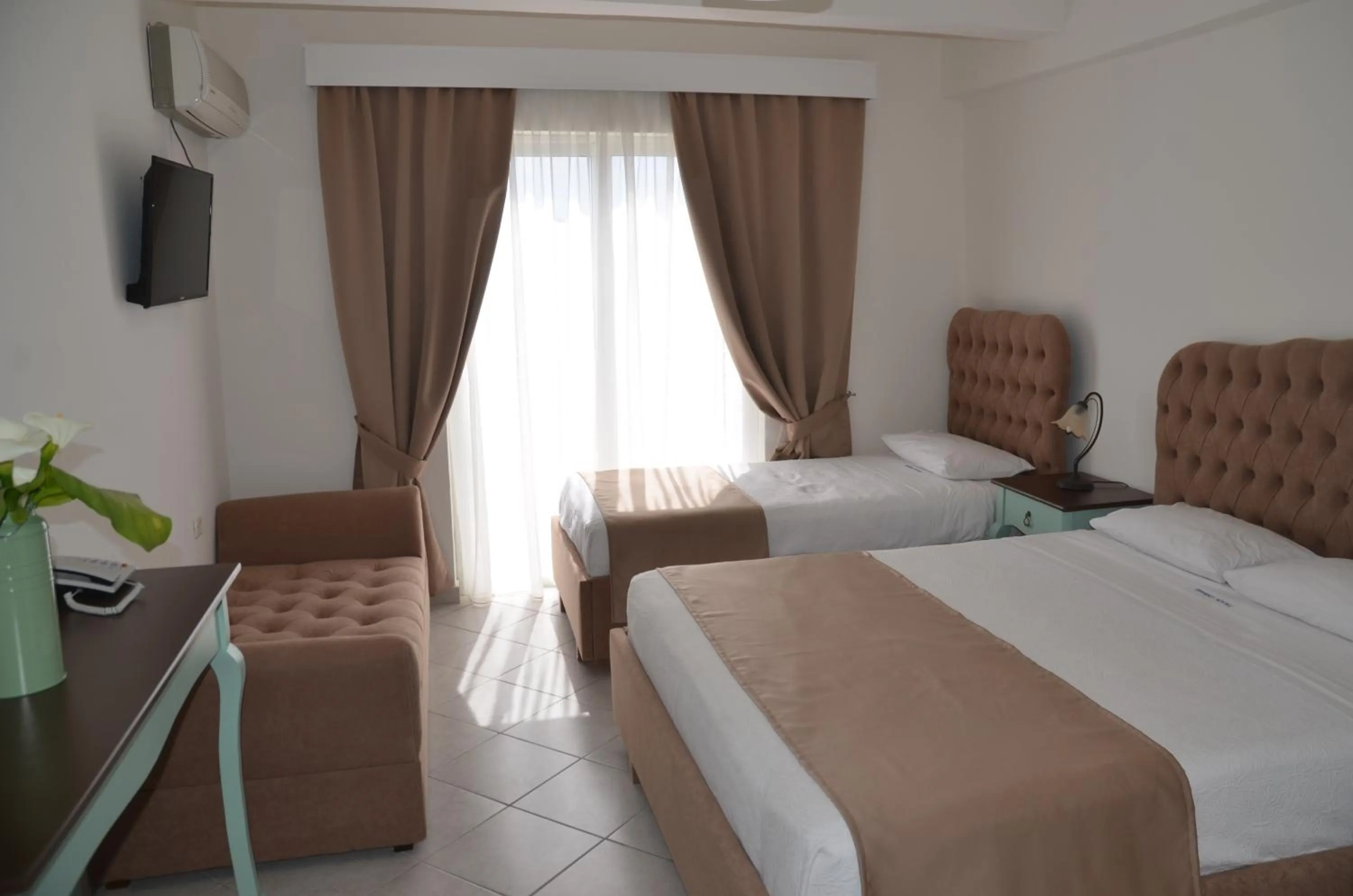Photo of the whole room, Bed in Epirus Hotel