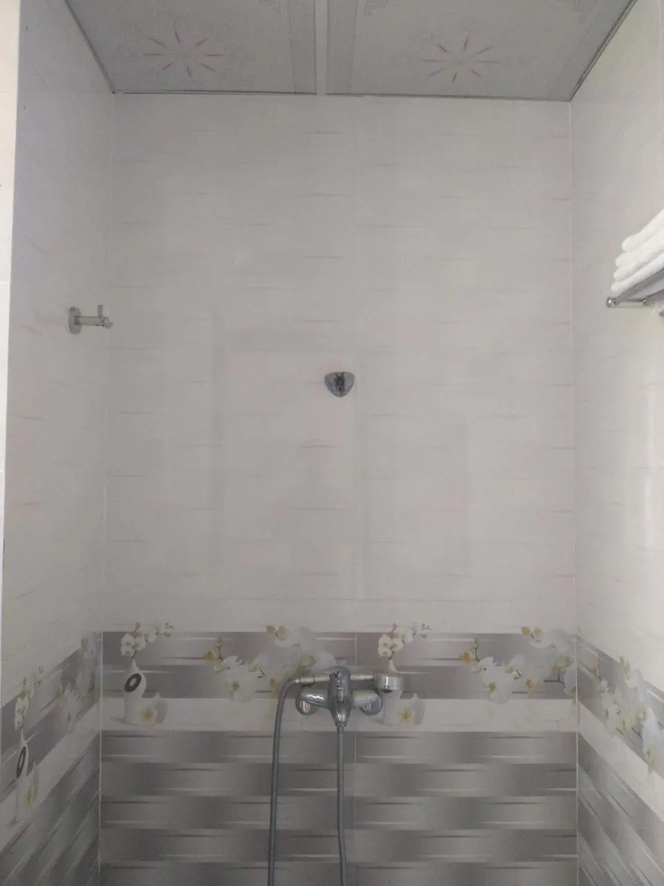 Bathroom in Gate Tuan Chau Hotel