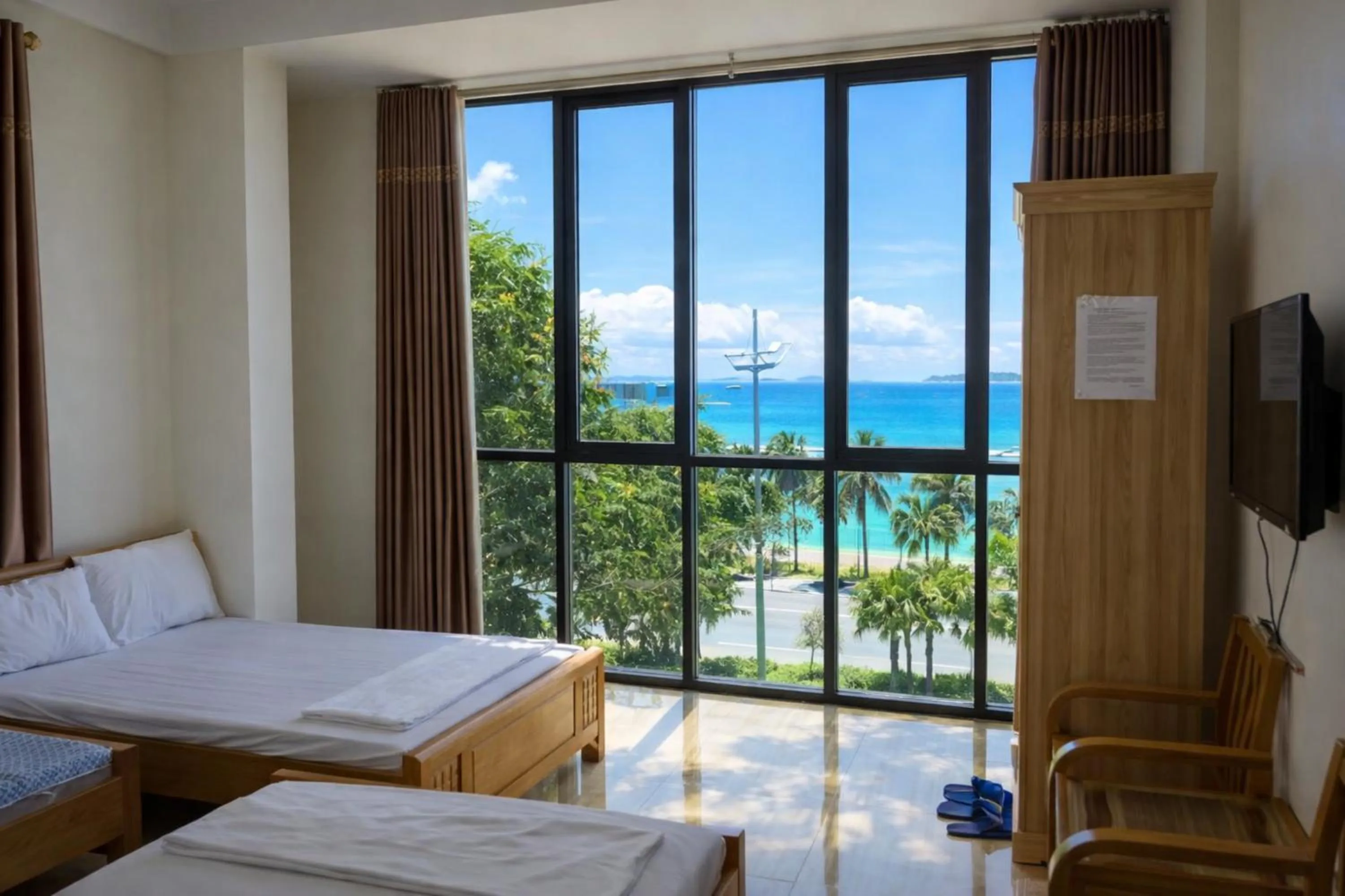 Bed in Gate Tuan Chau Hotel