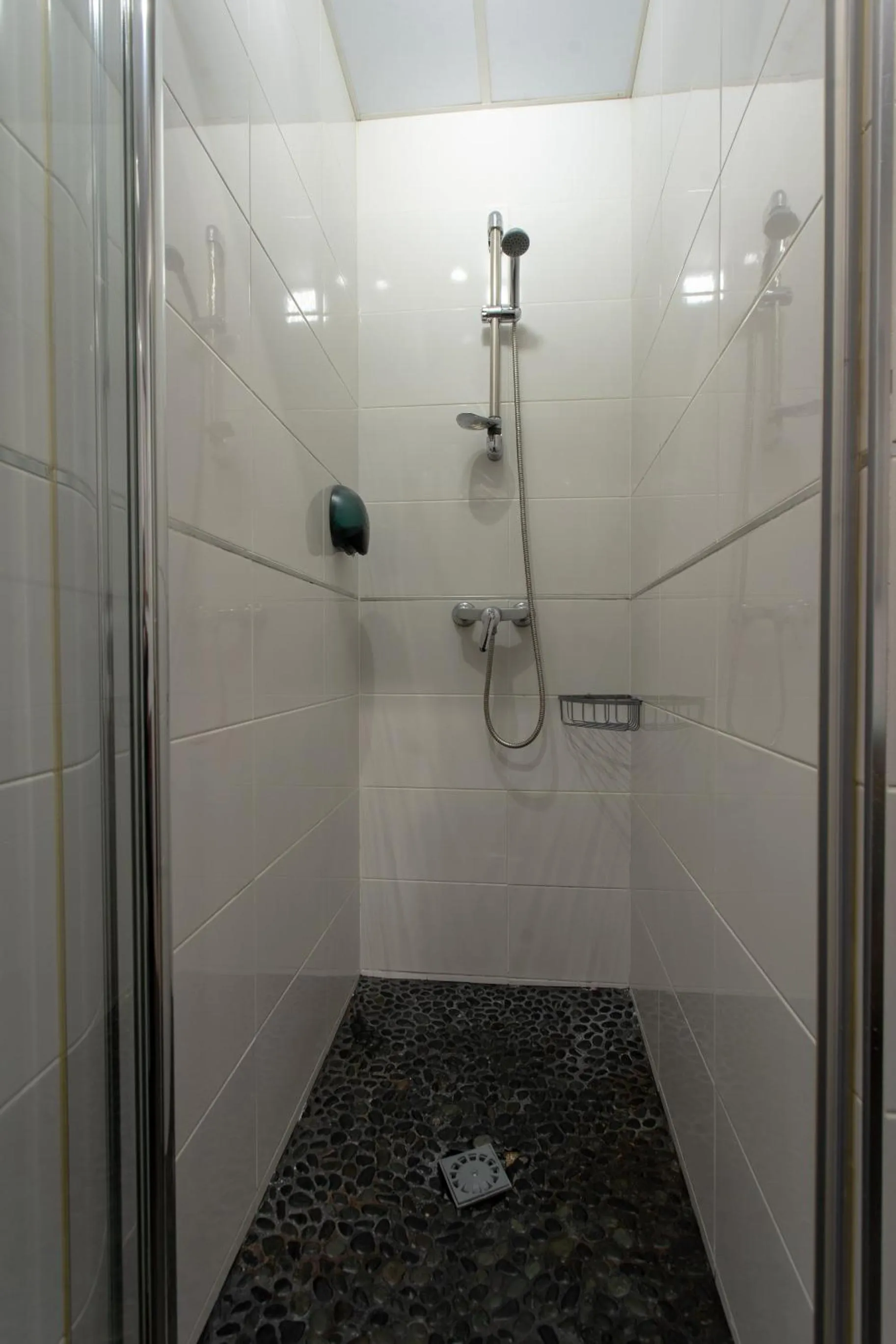 Shower in Apartamentos Nickel