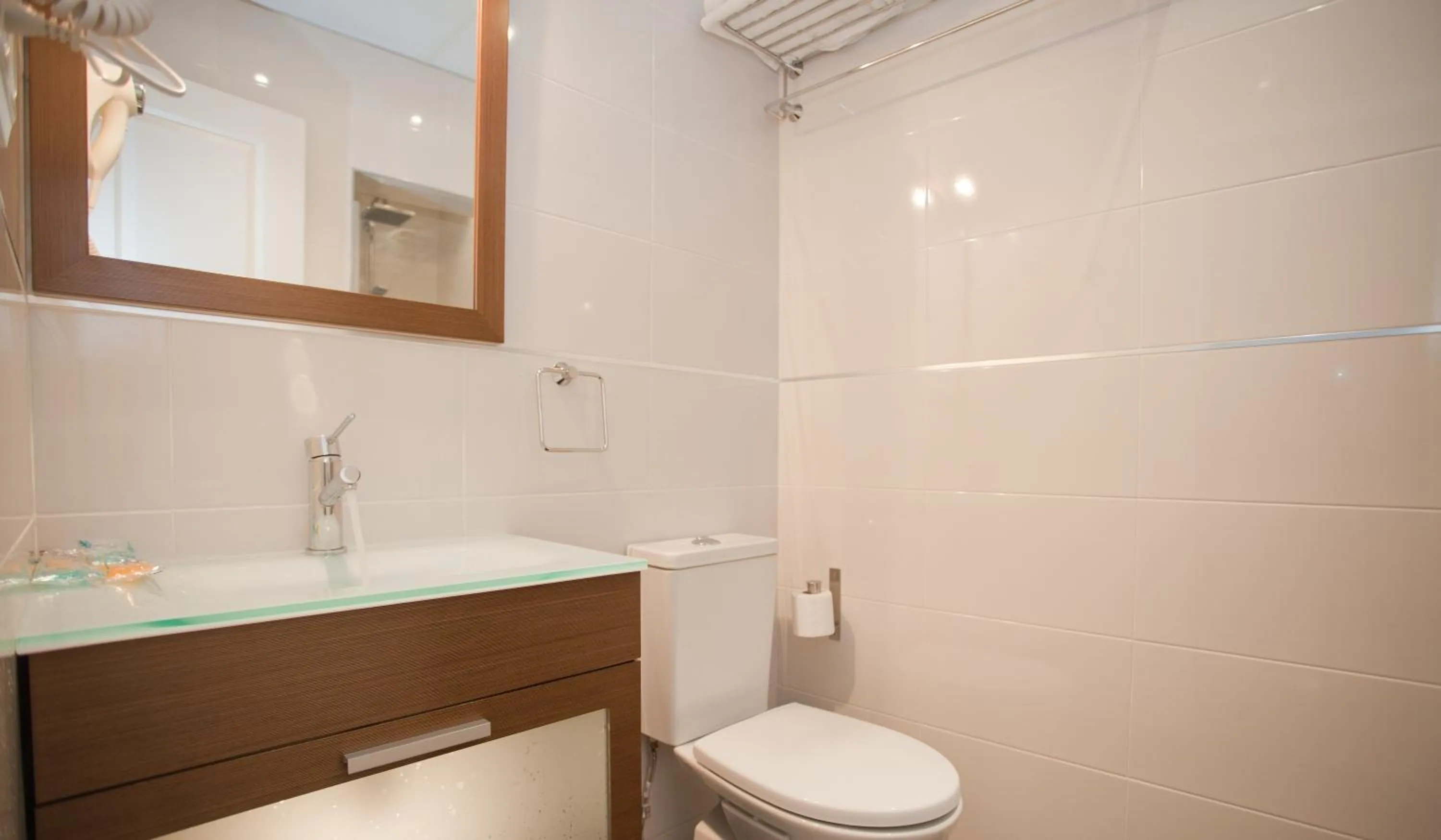 Photo of the whole room in Apartamentos Nickel