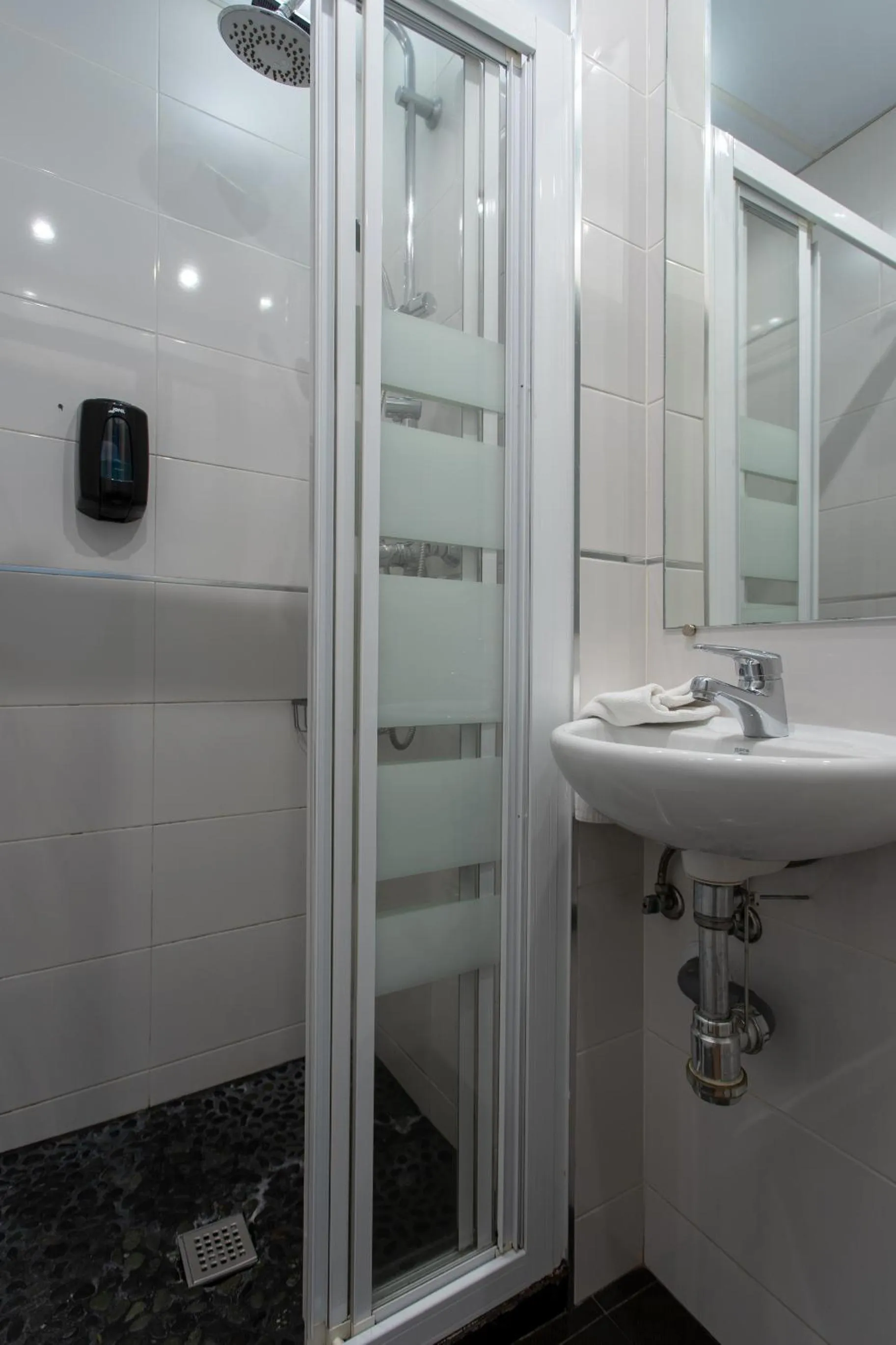 Shower in Apartamentos Nickel