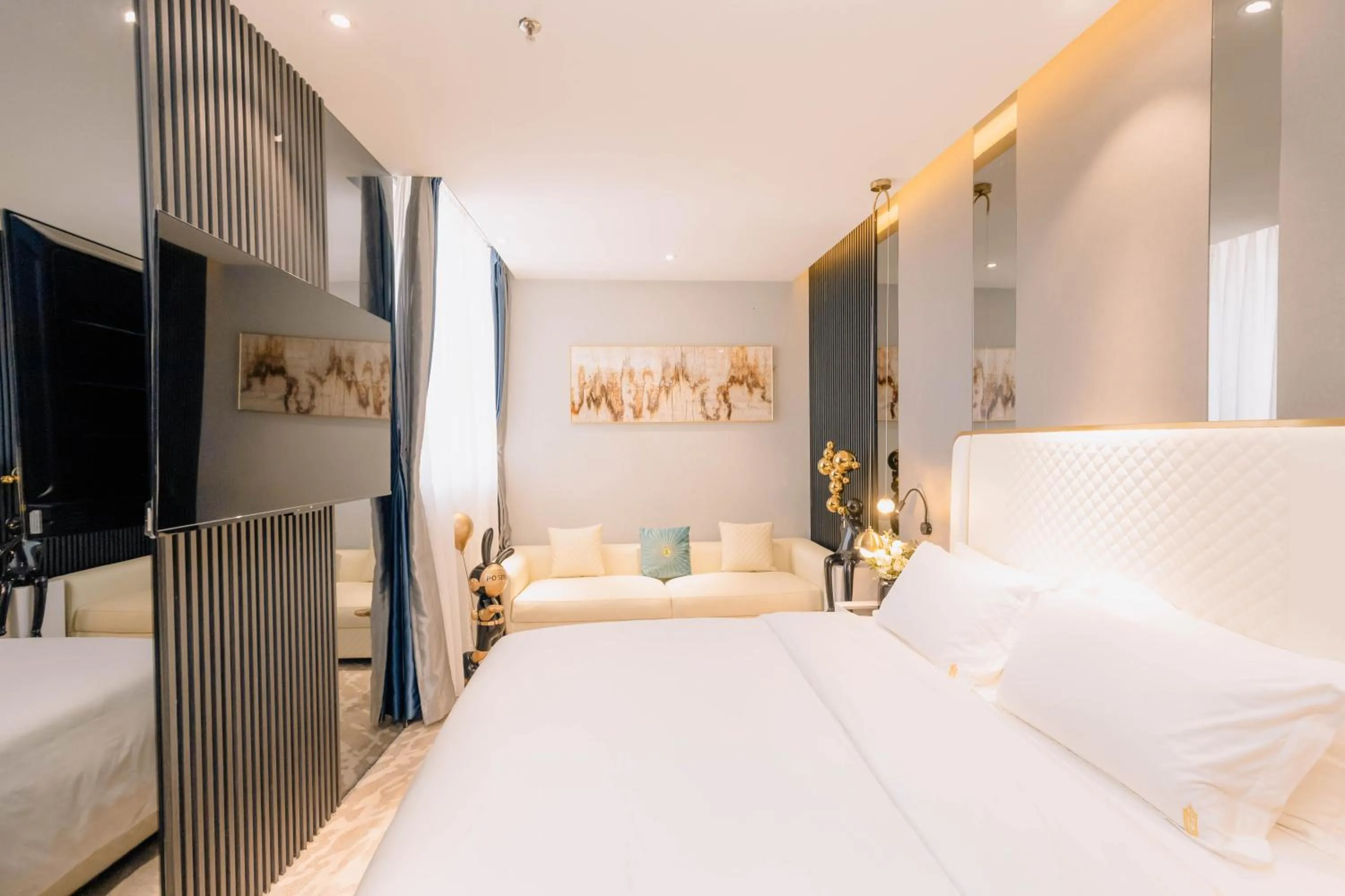 Bedroom, Bed in New Century Dalat Hotel