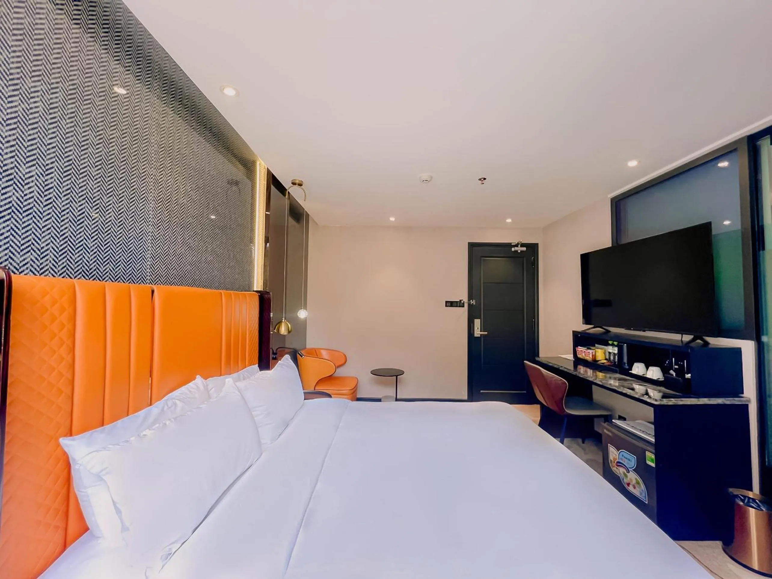 Bedroom, Bed in New Century Dalat Hotel