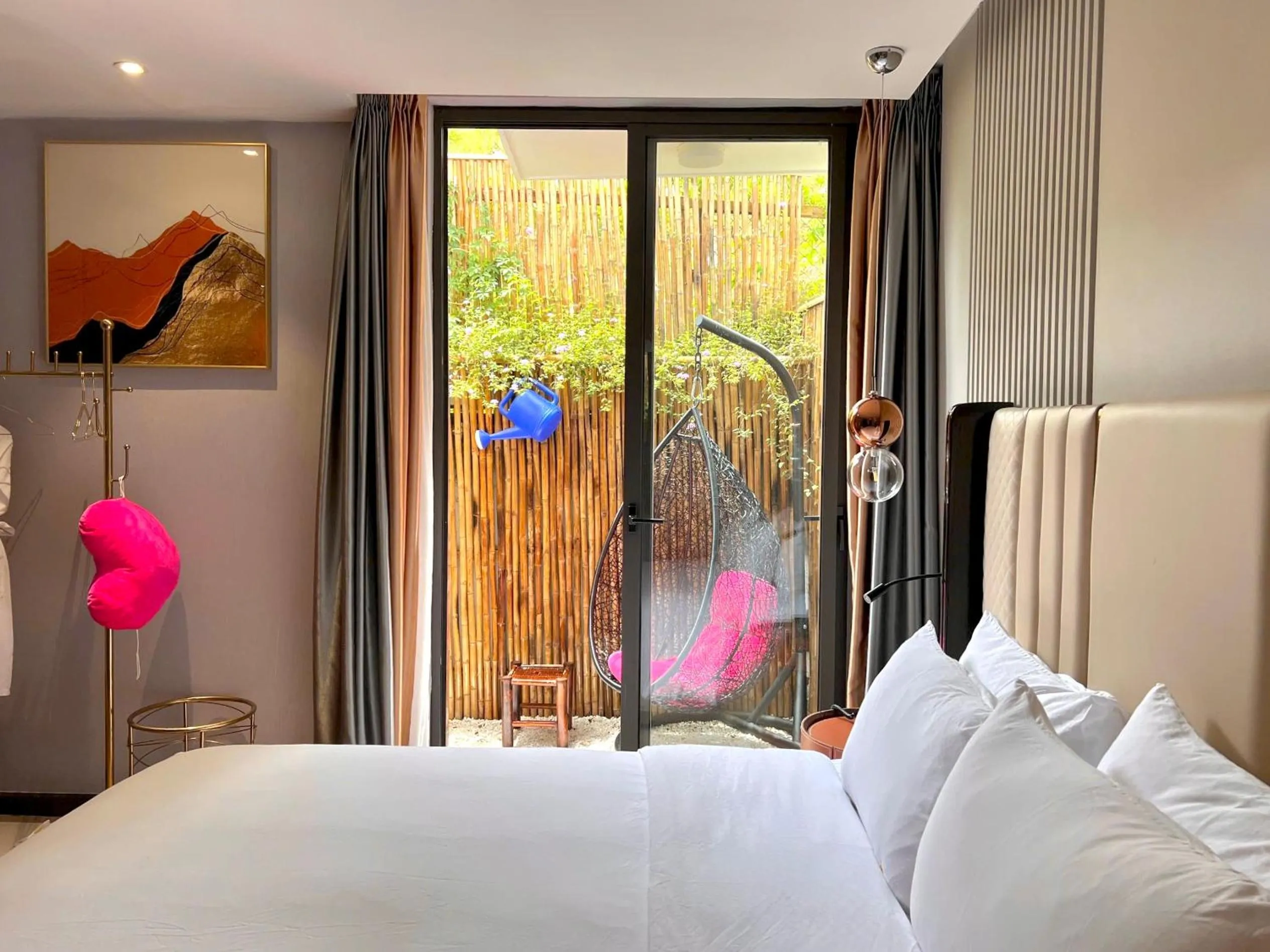 Balcony/Terrace, Bed in New Century Dalat Hotel