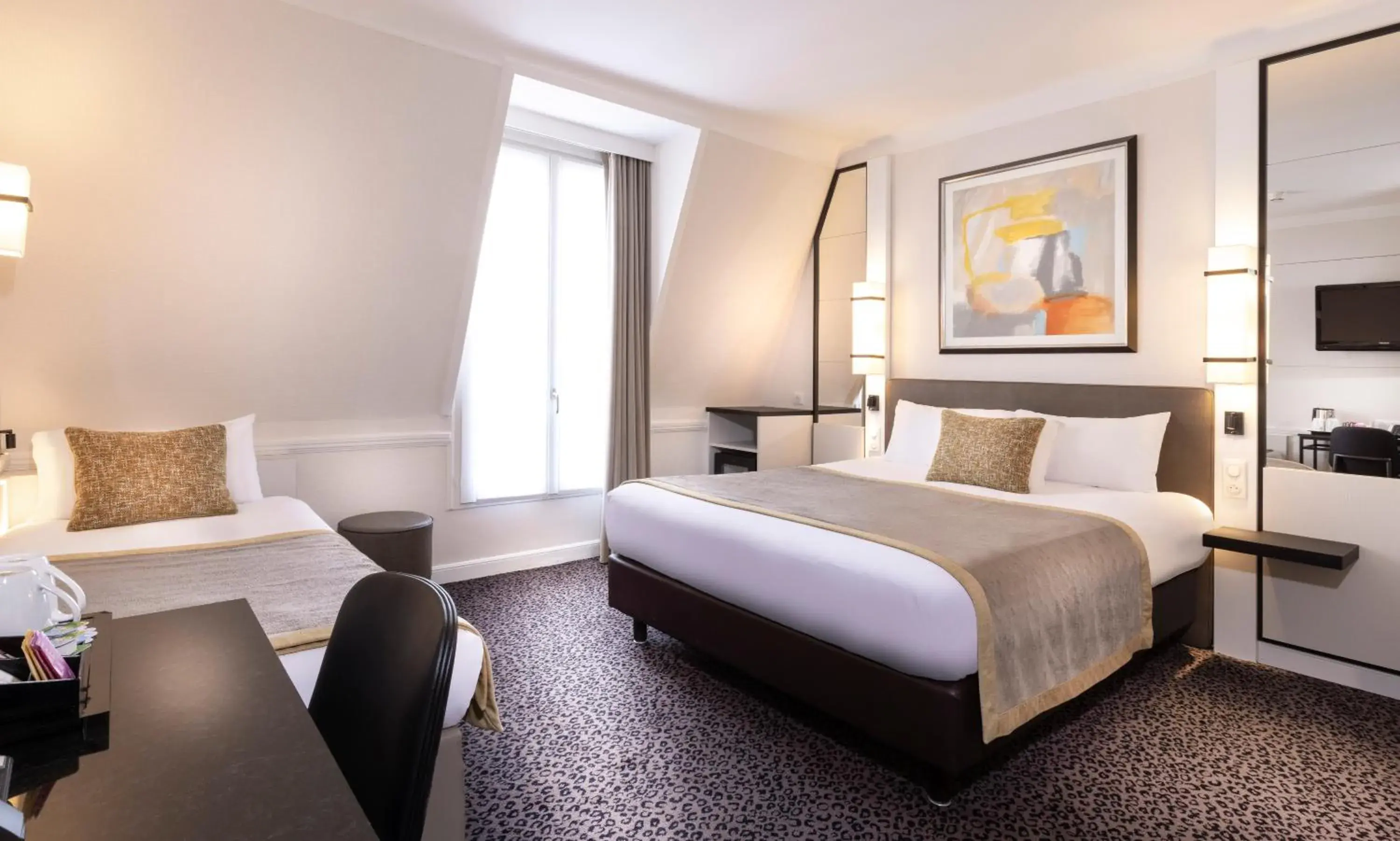 Triple Room in Elysées Union Triple Room in Elysées Union