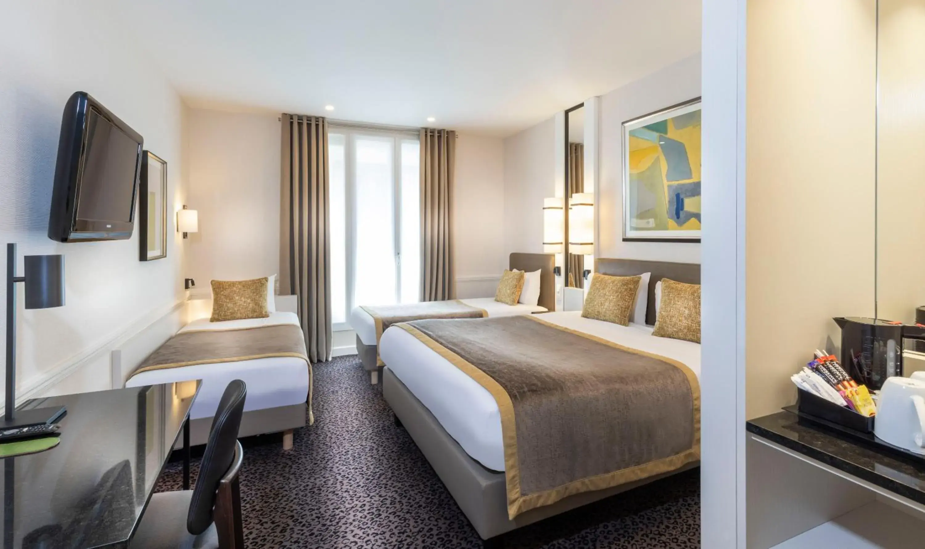 Quadruple Room in Elysées Union Quadruple Room in Elysées Union