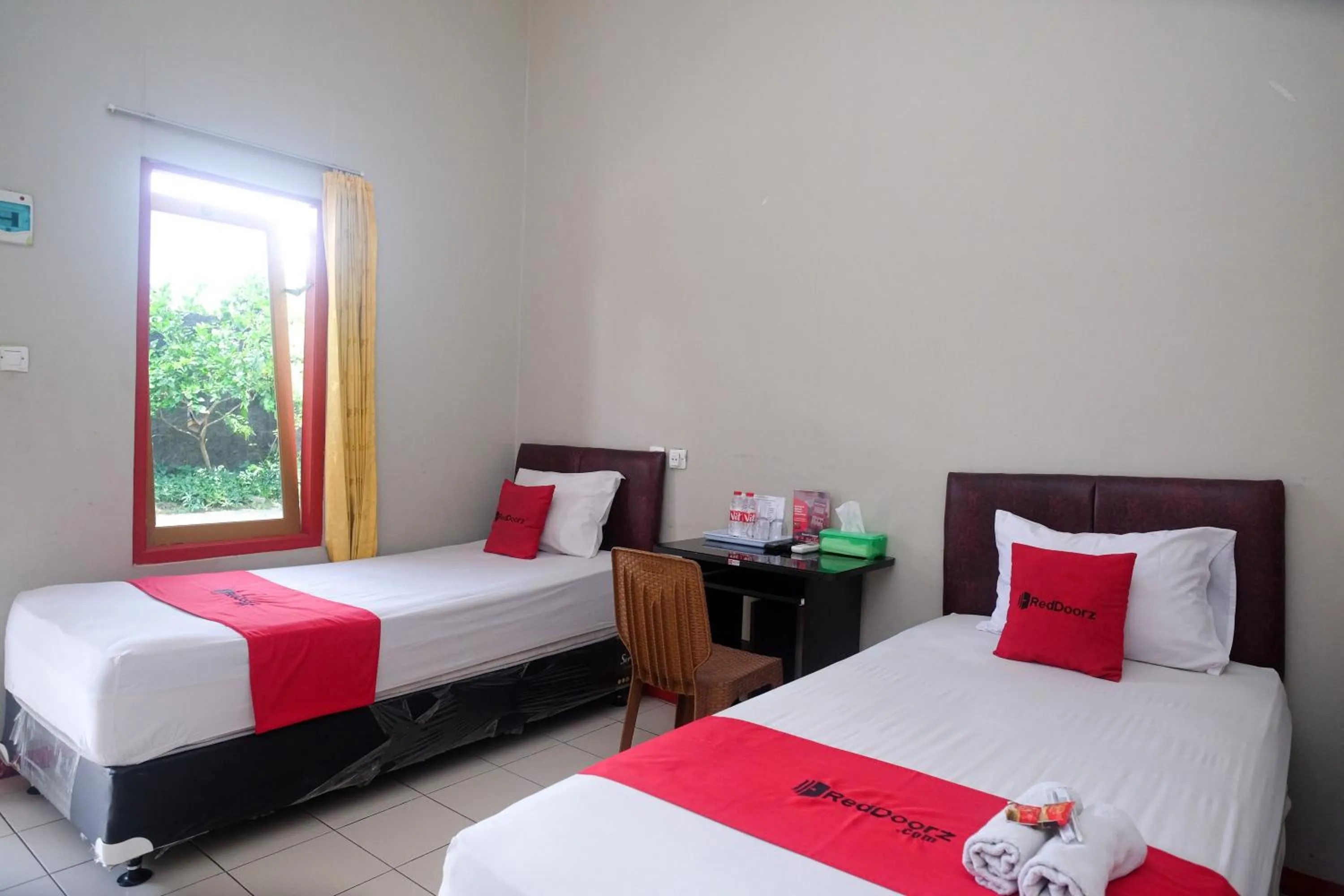 Bedroom, Bed in RedDoorz near Kampus UMP Purwokerto