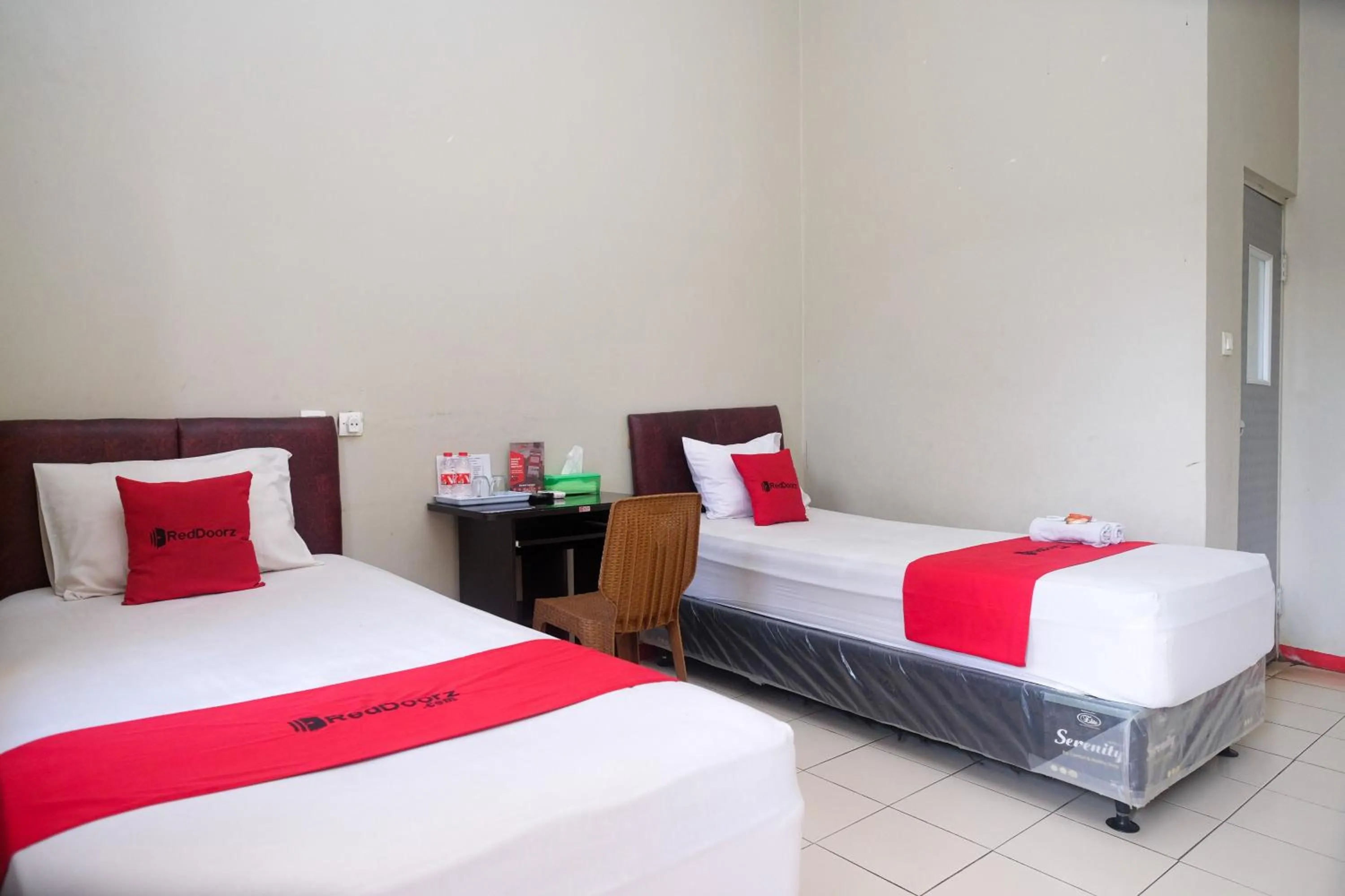 Bedroom, Bed in RedDoorz near Kampus UMP Purwokerto