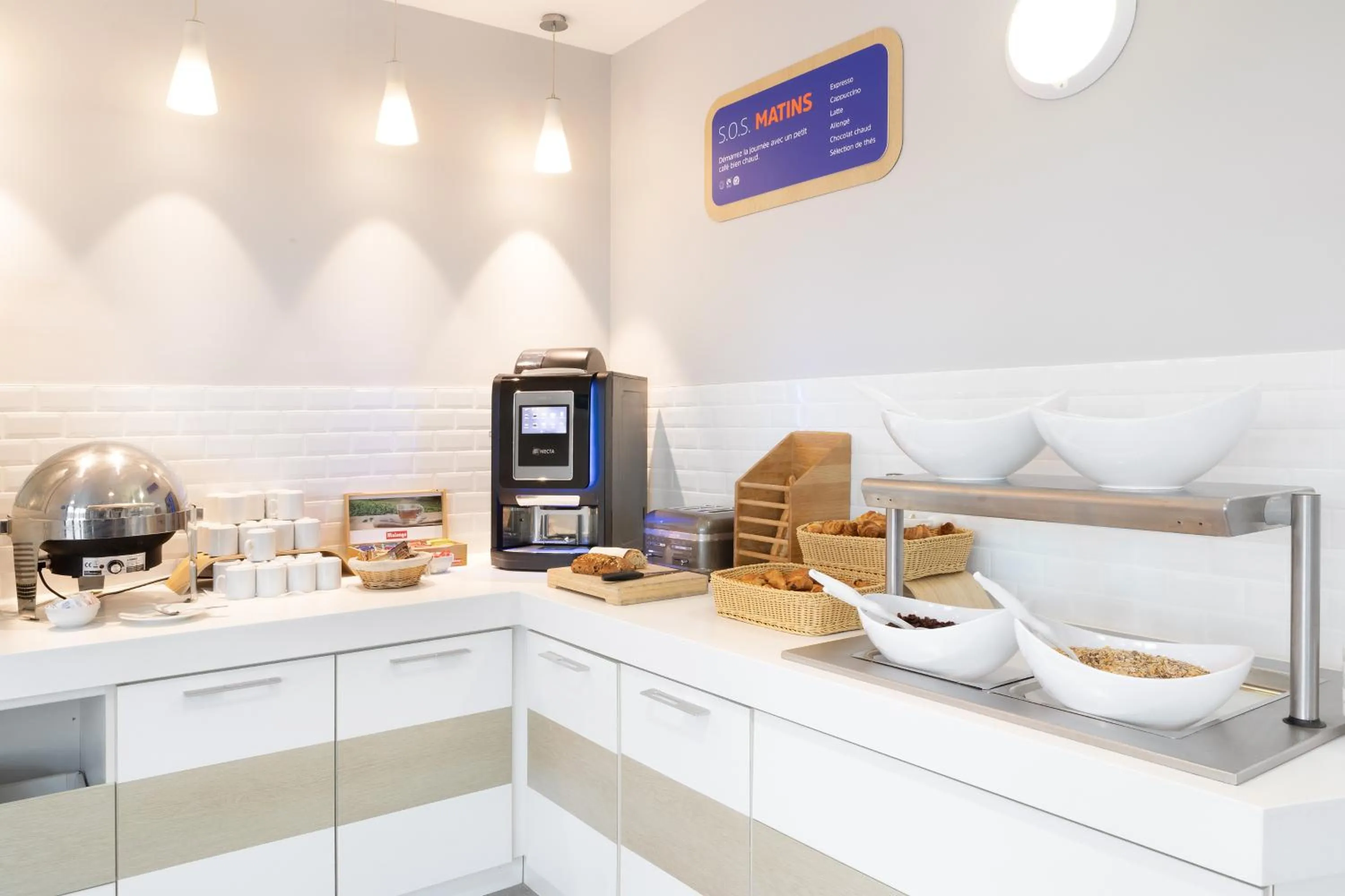 Food in Holiday Inn Express - Marseille Airport by IHG