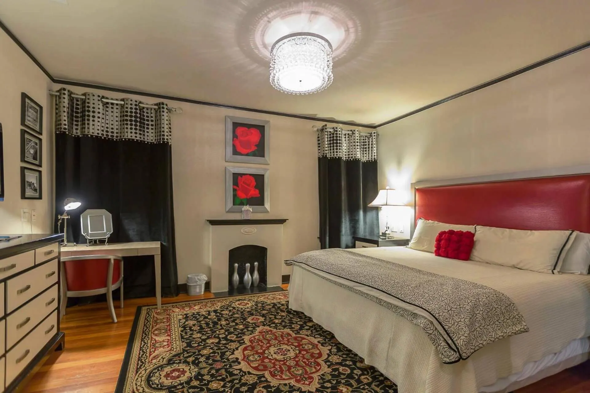 Bed in The Campbell Hotel