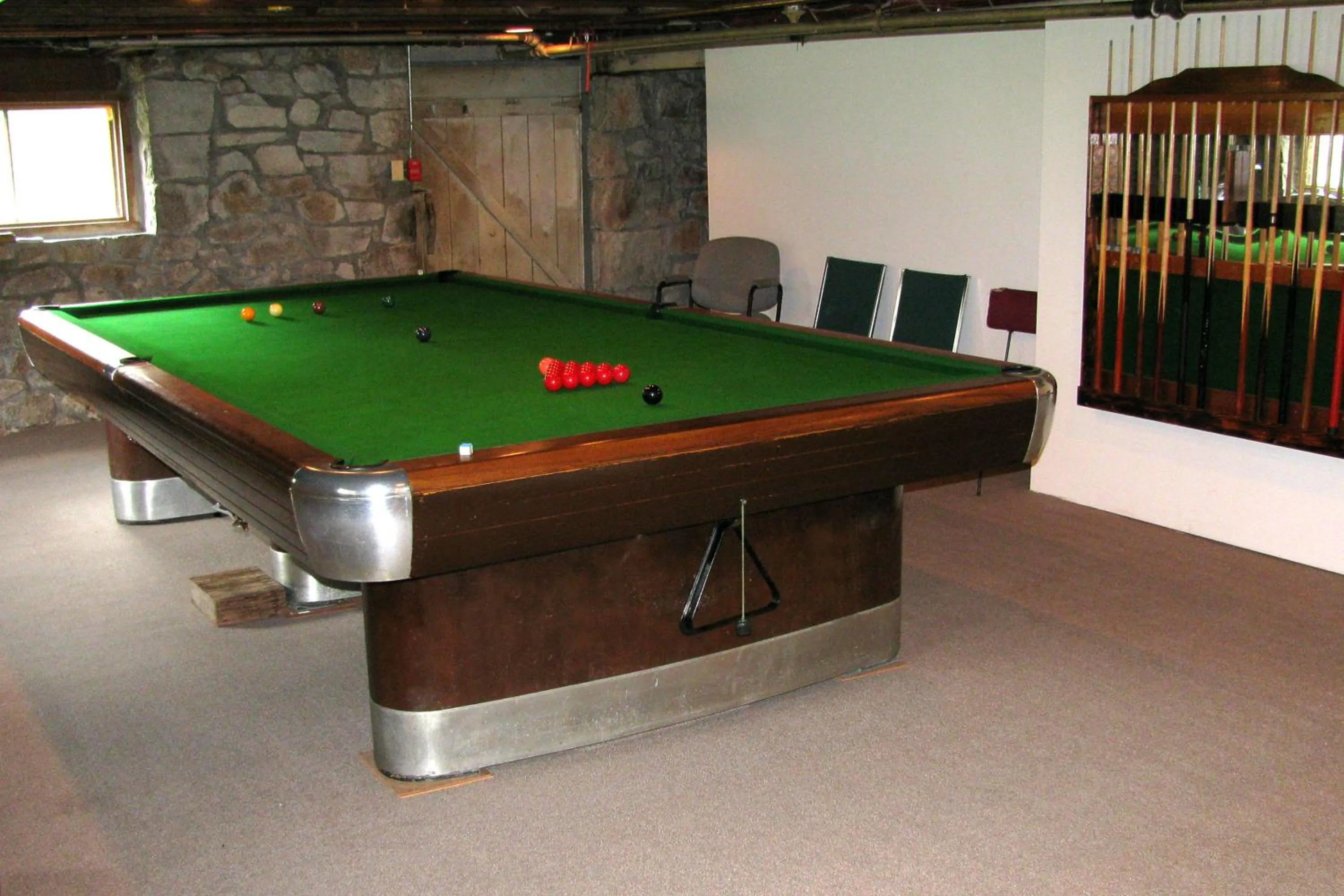 Billiard in Sasquatch Crossing Eco Lodge B&B
