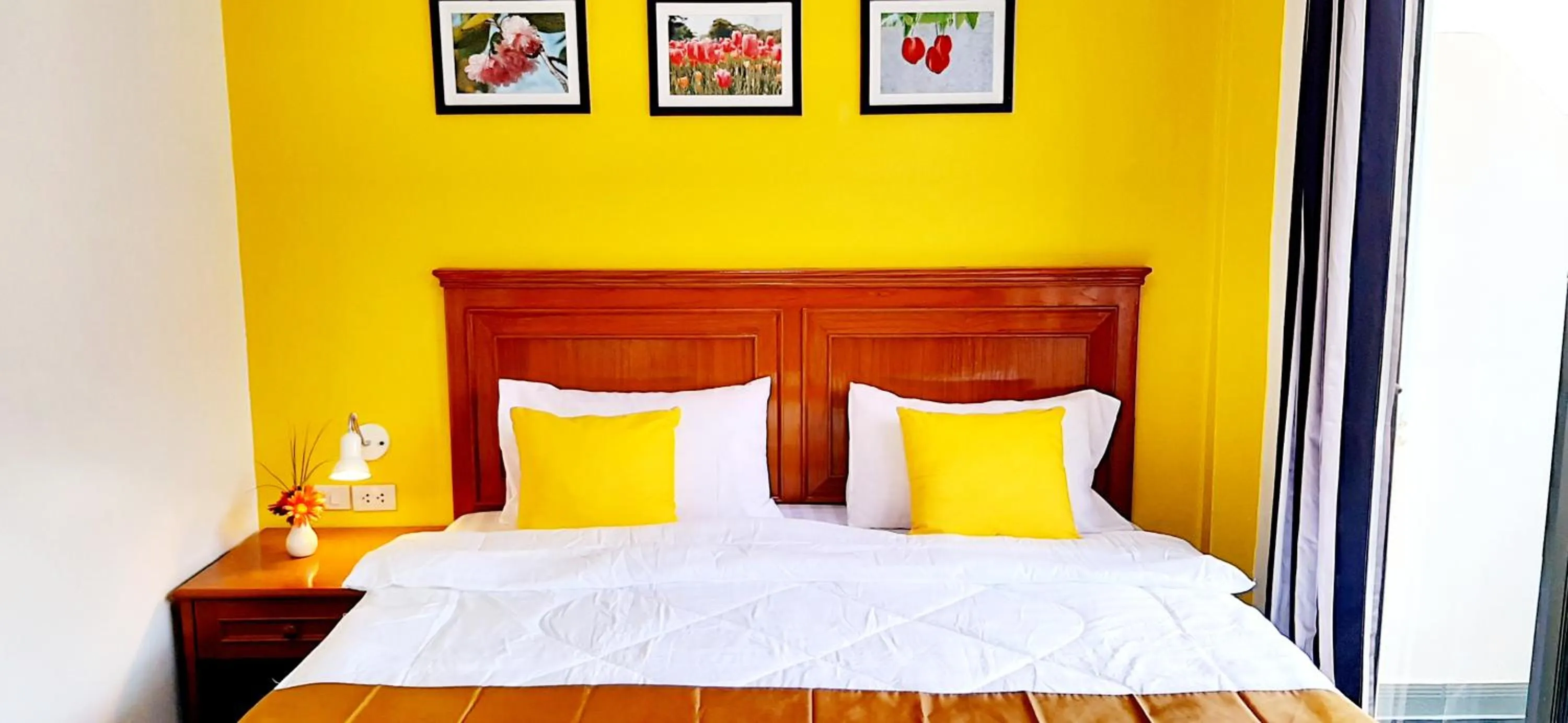 Bed in Sala Bua Room