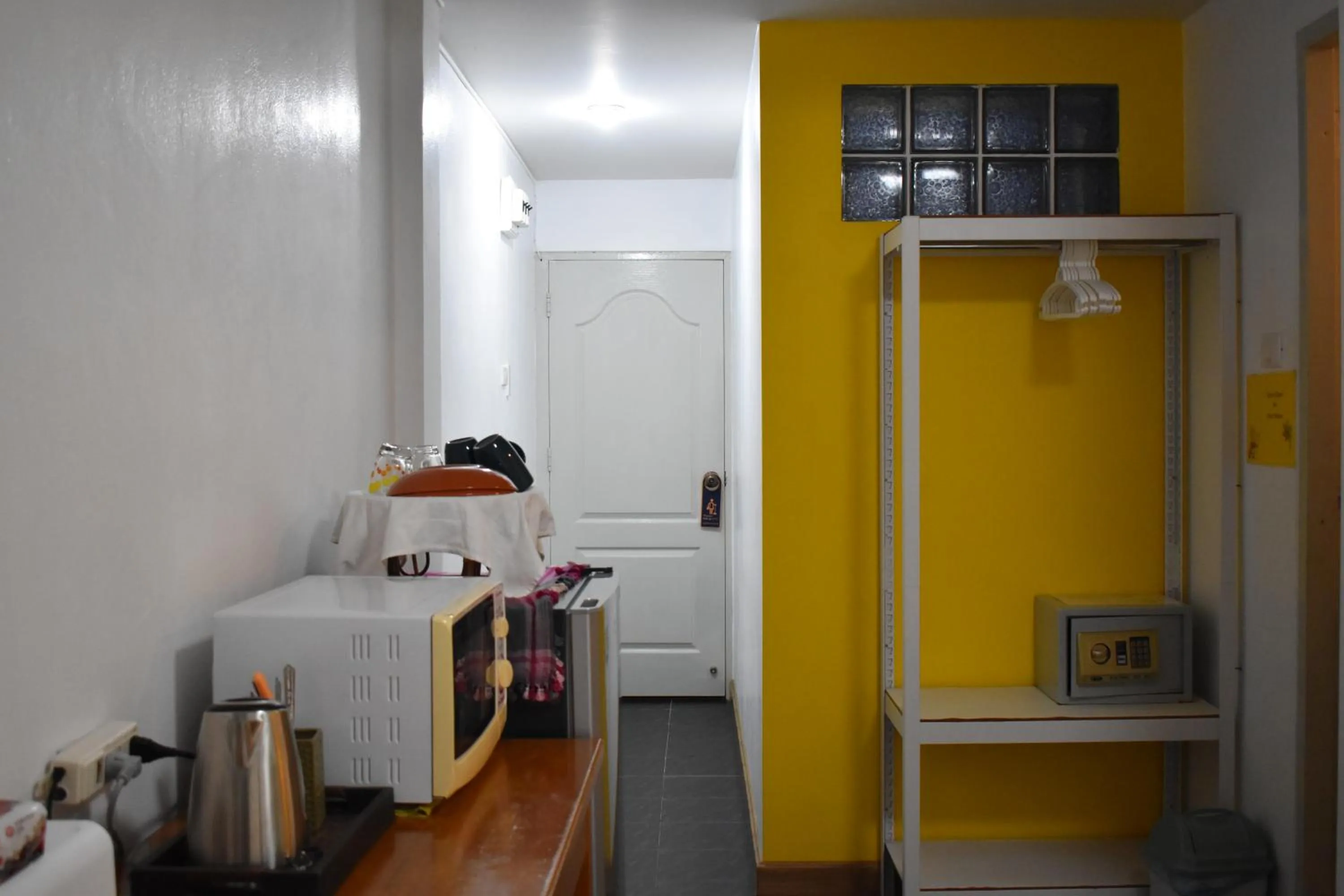 Photo of the whole room, Bed in Sala Bua Room