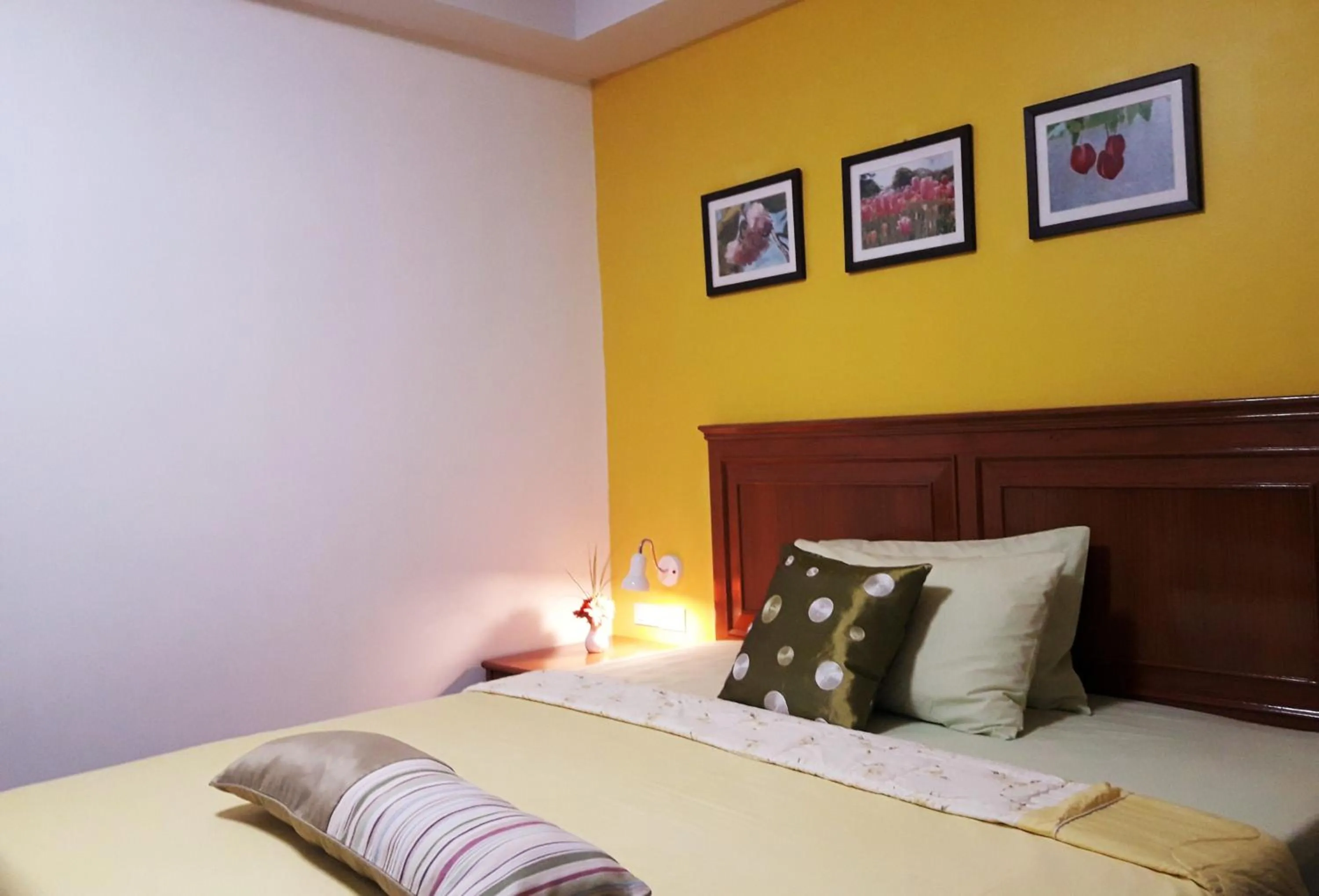 Bed in Sala Bua Room