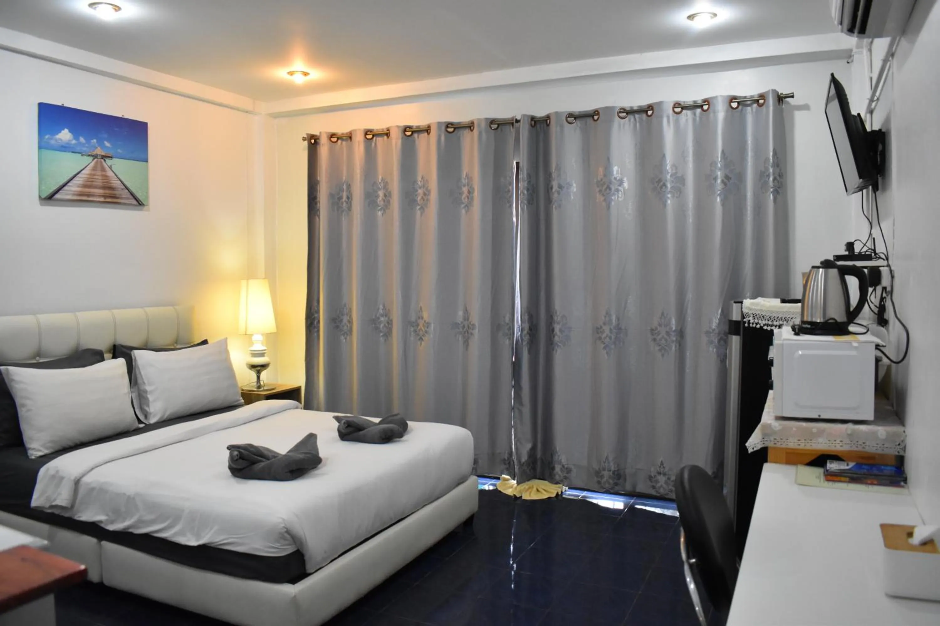 Bed in Sala Bua Room