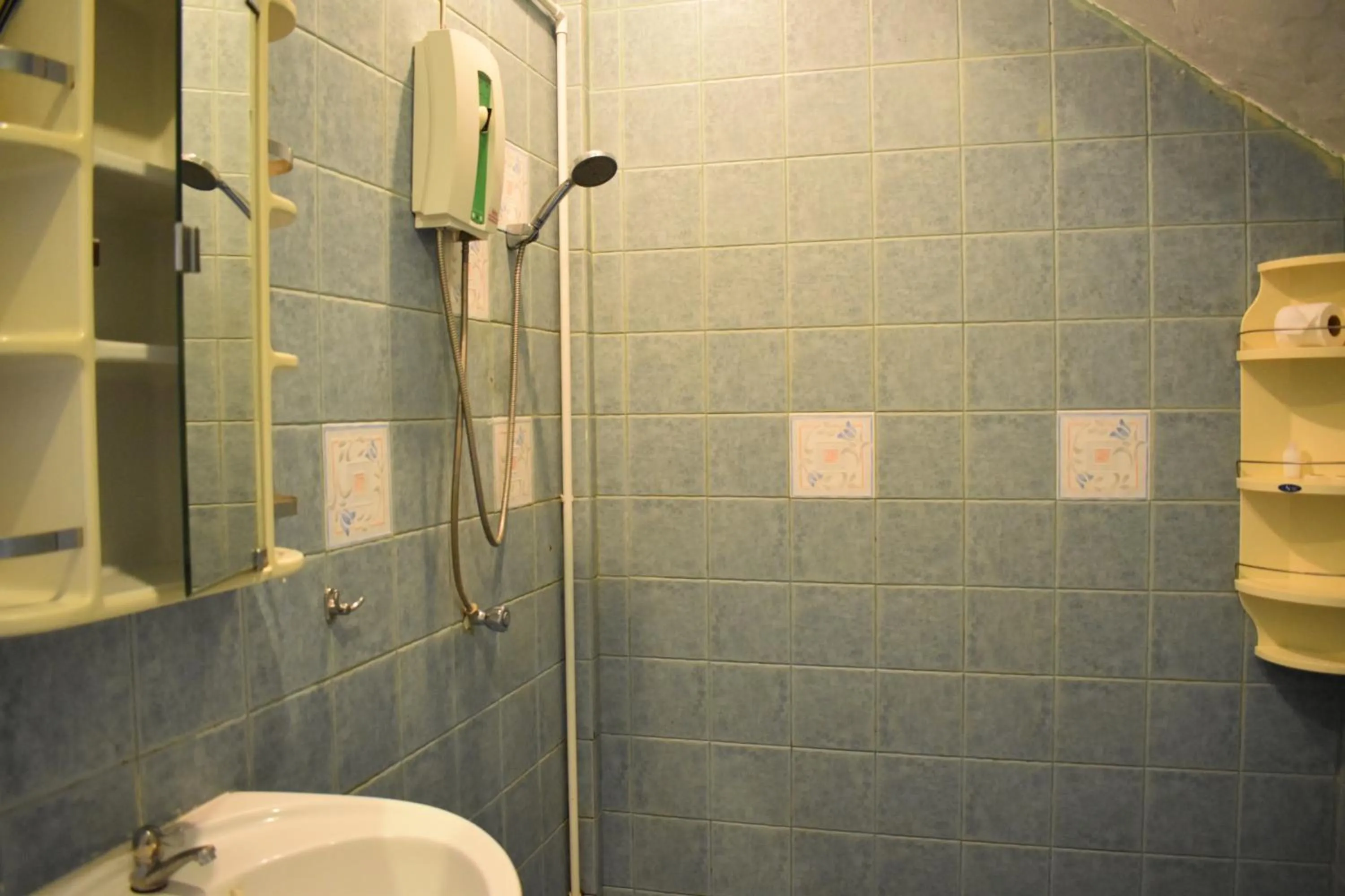 Shower in Sala Bua Room