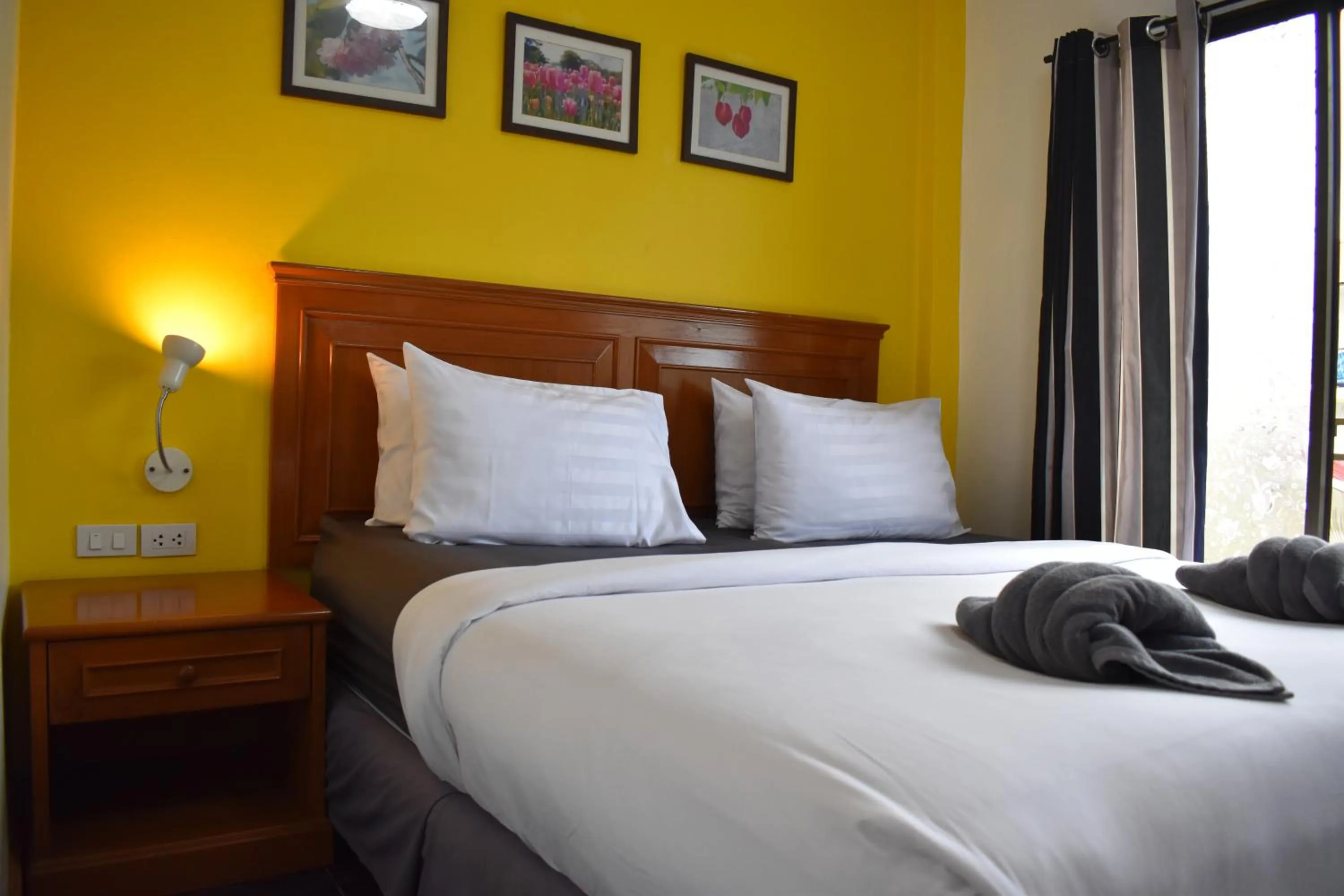 Bedroom, Bed in Sala Bua Room