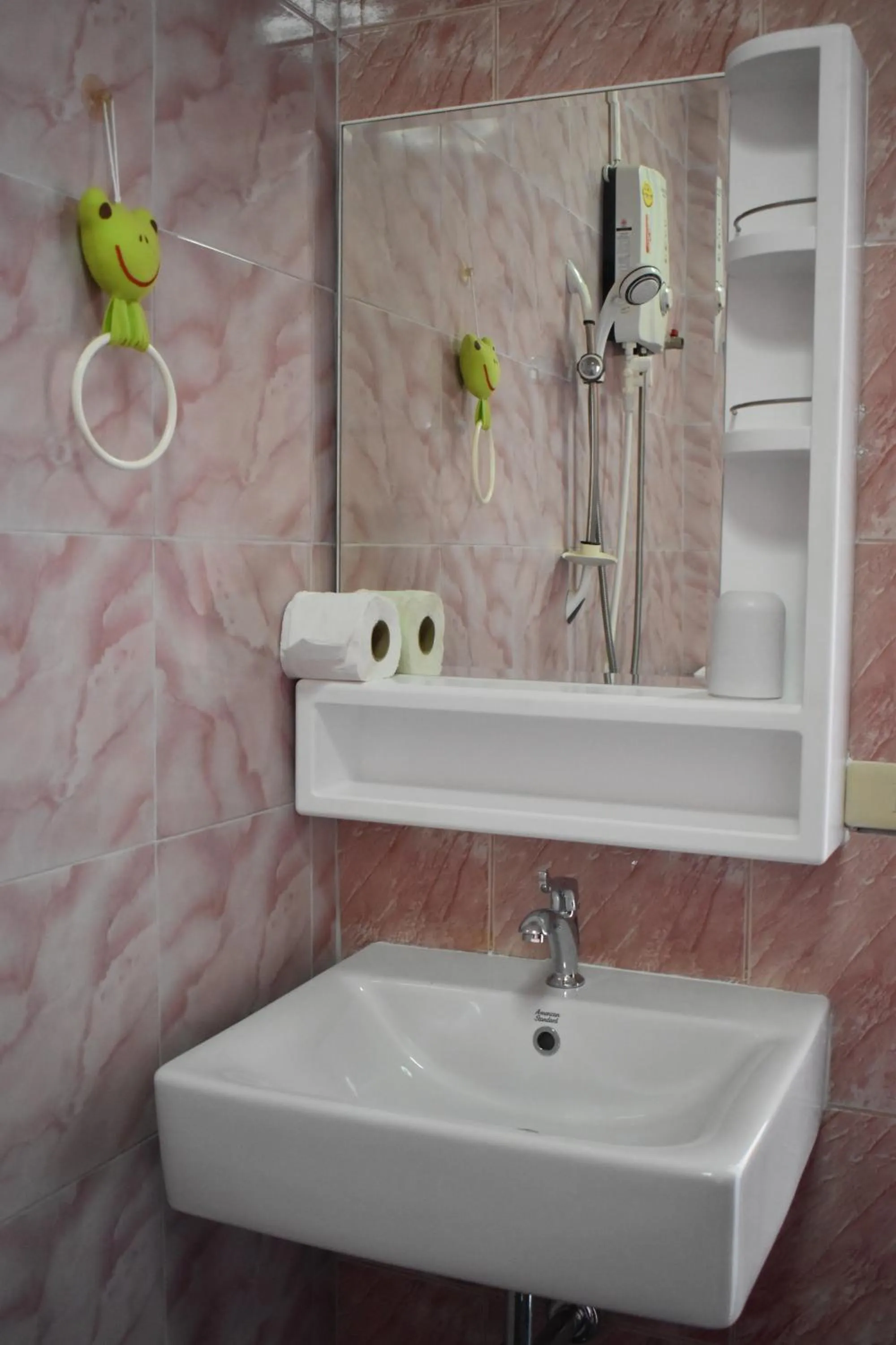 Shower in Sala Bua Room