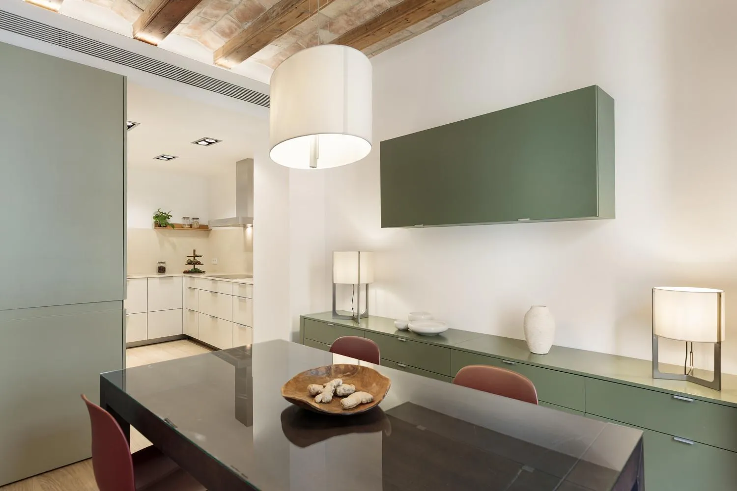 Dining area in Ola Living Portaferrissa