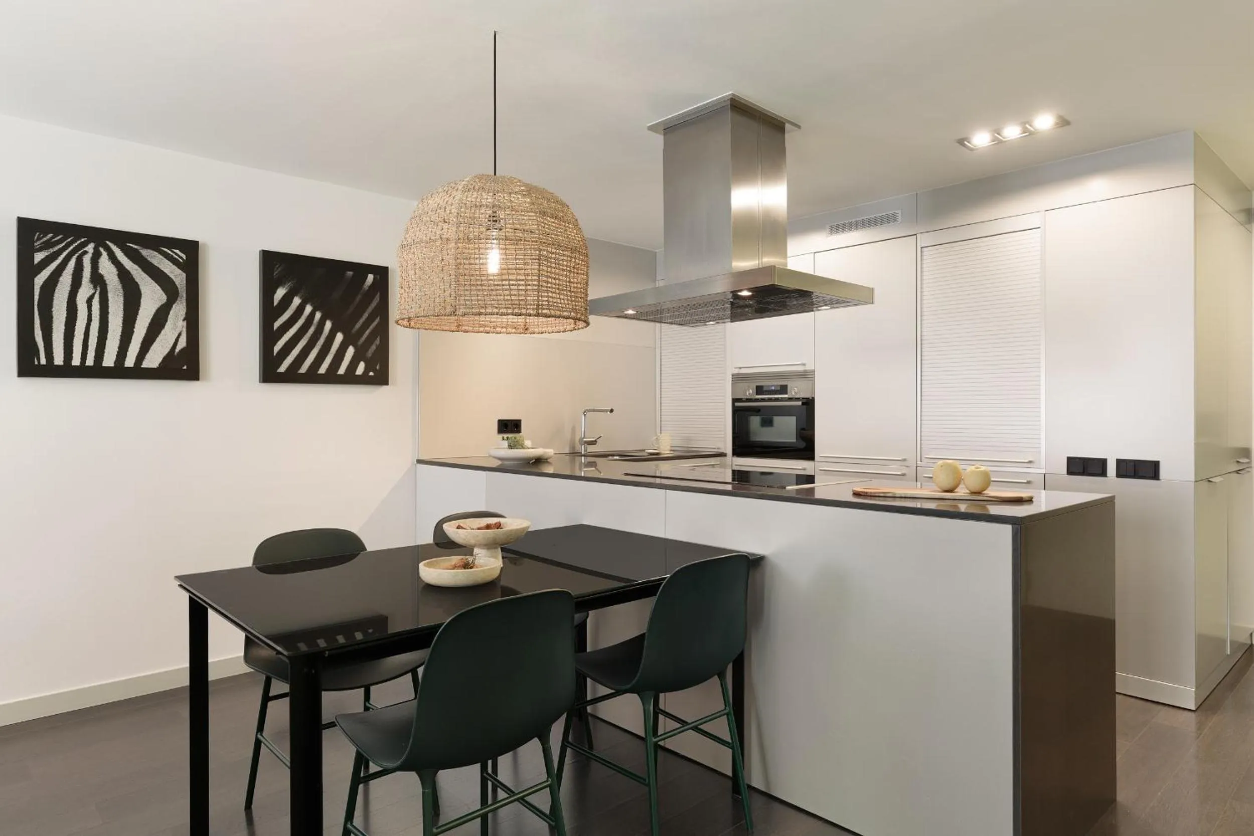 Dining area in Ola Living Portaferrissa