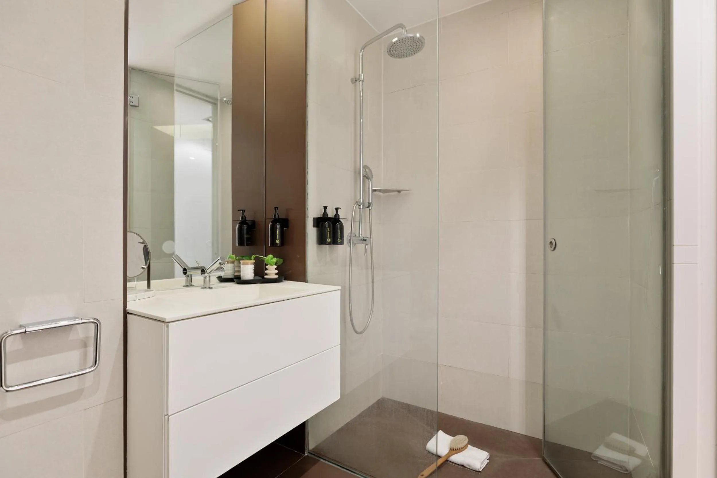 Bathroom in Ola Living Portaferrissa