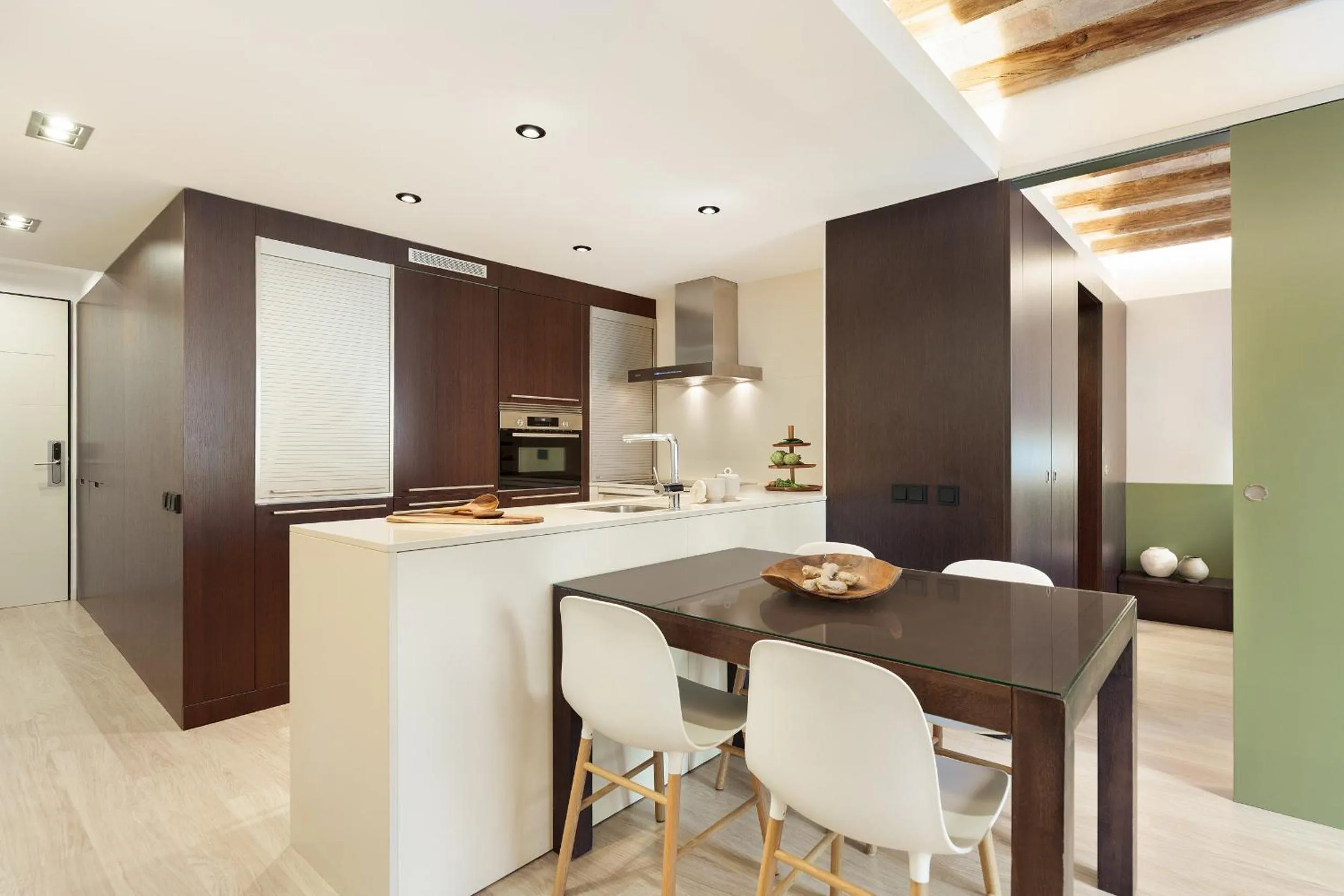 Dining area in Ola Living Portaferrissa