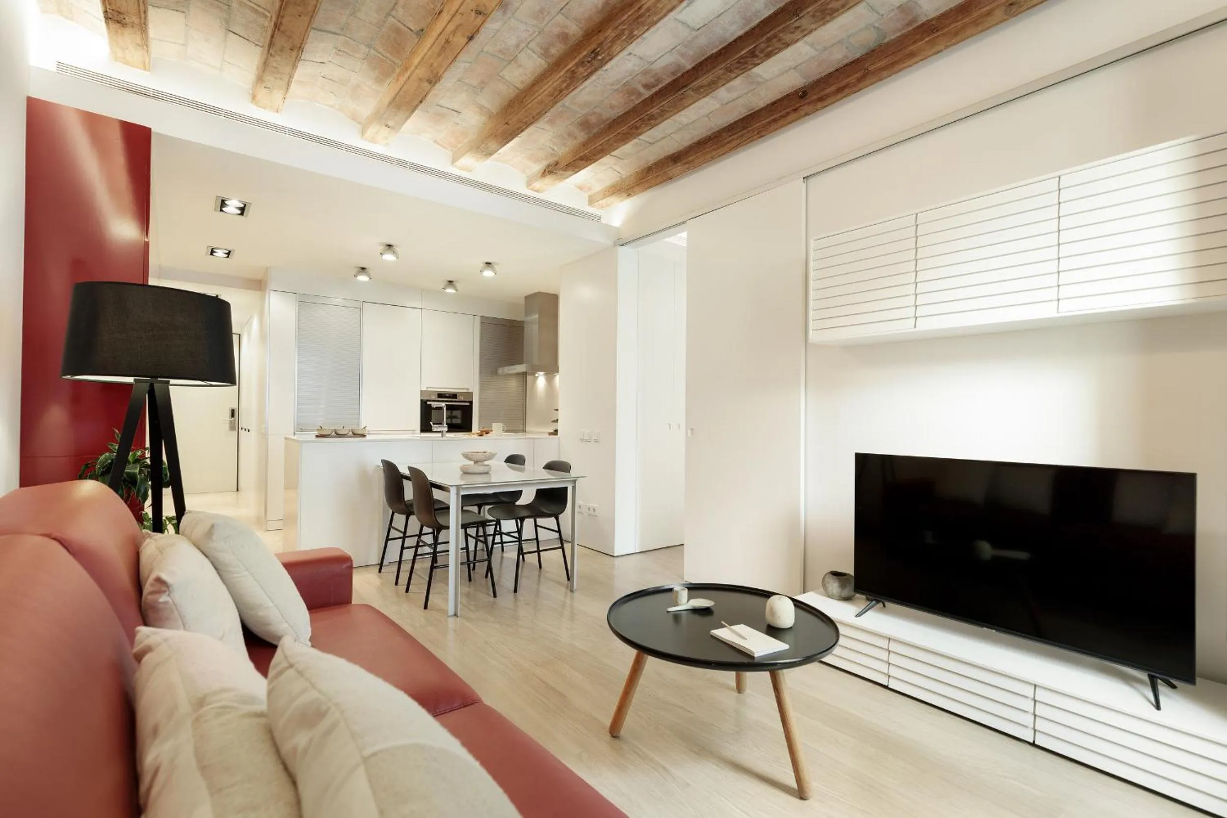 Dining area in Ola Living Portaferrissa