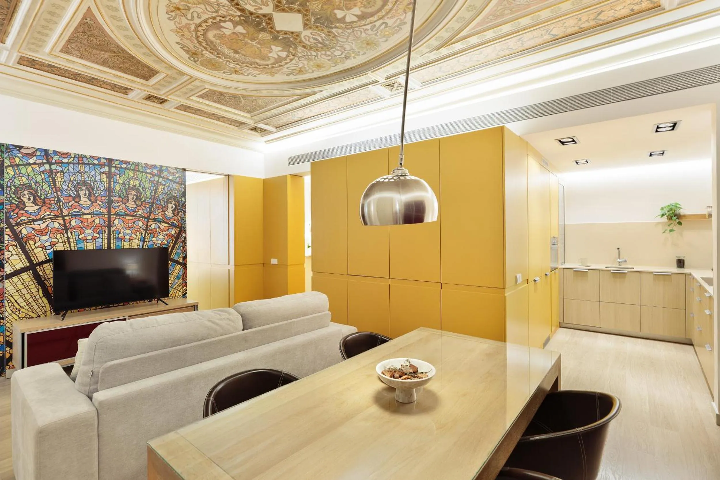 Communal lounge/ TV room in Ola Living Portaferrissa