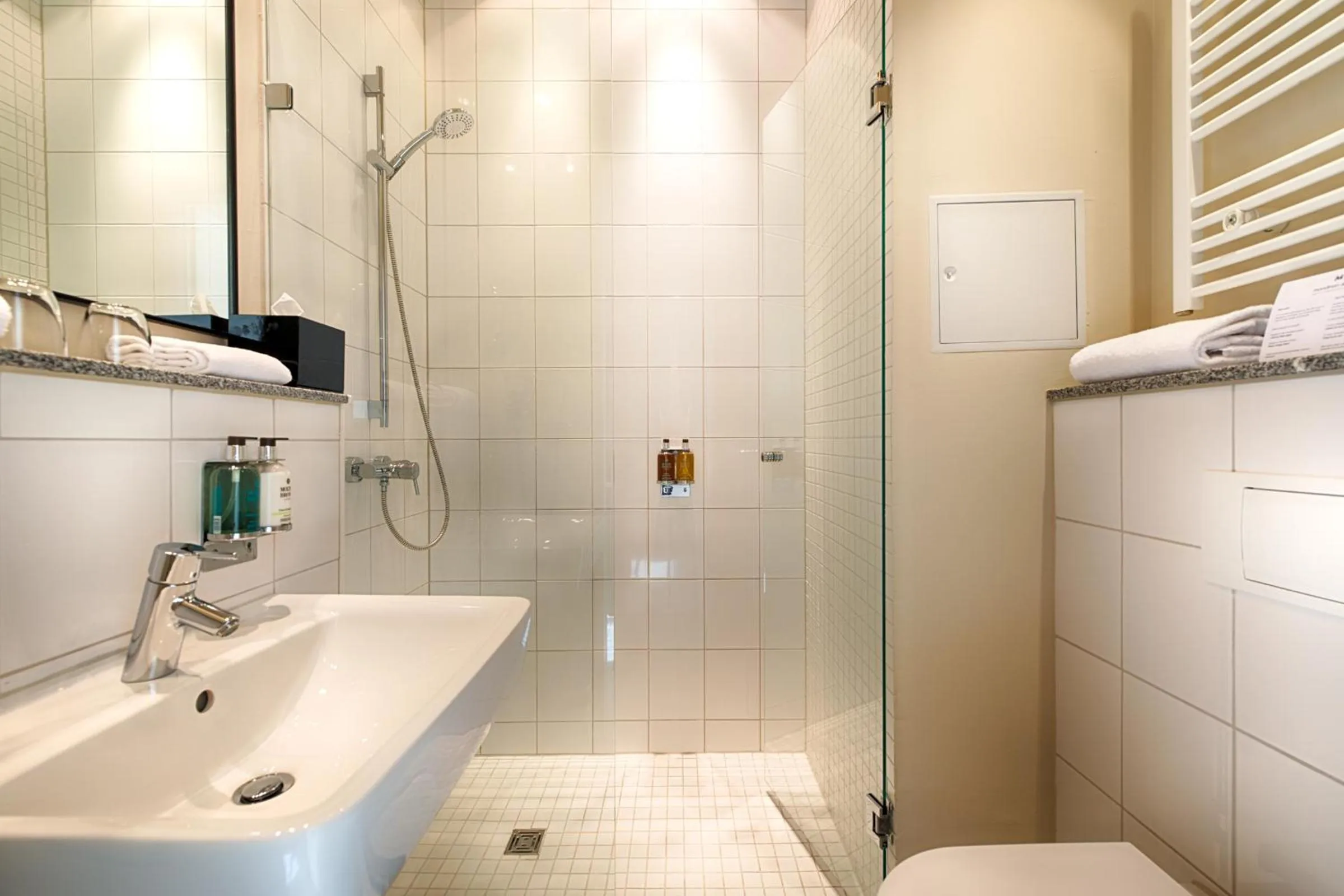 Toilet in Mondrian Suites Berlin am Checkpoint Charlie