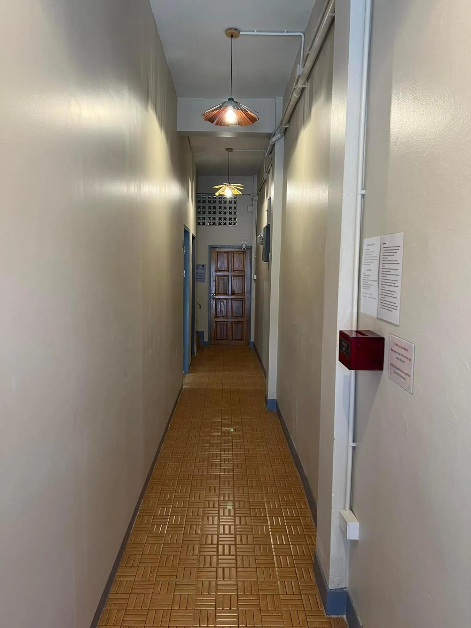 Achcha hotel - itsaraphap MRT station - Wat Arun